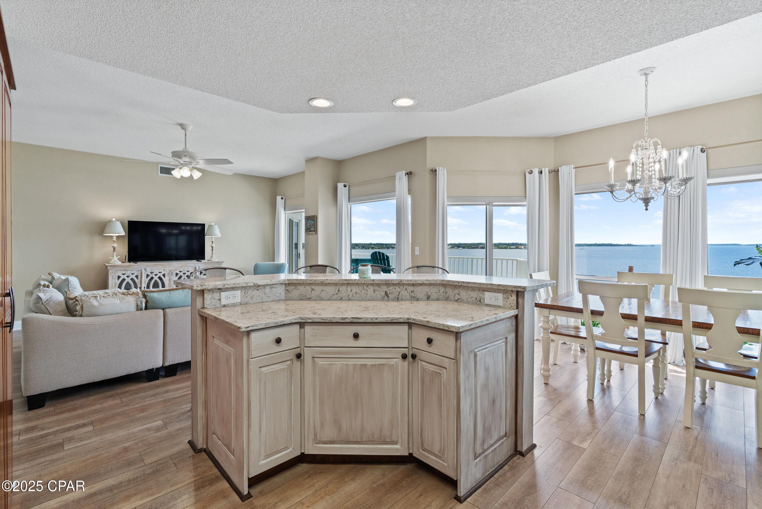 Nv 8qkitrx Fjmsmz2cewxzxuqxavvc_qrz7ugrrwze