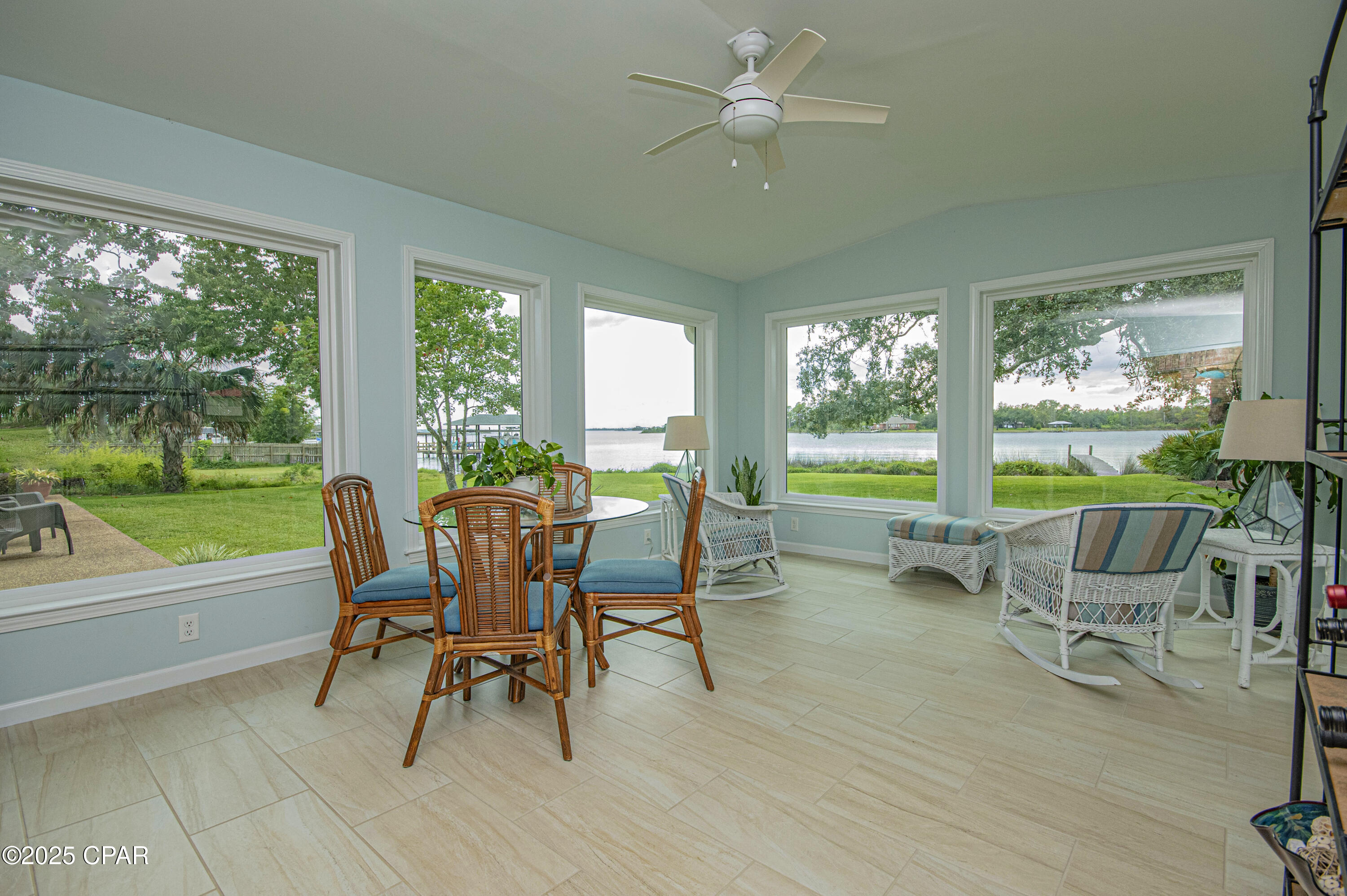 _tizu Chit6d2gay0lnlat Apng Hrdrhaedmh7en74