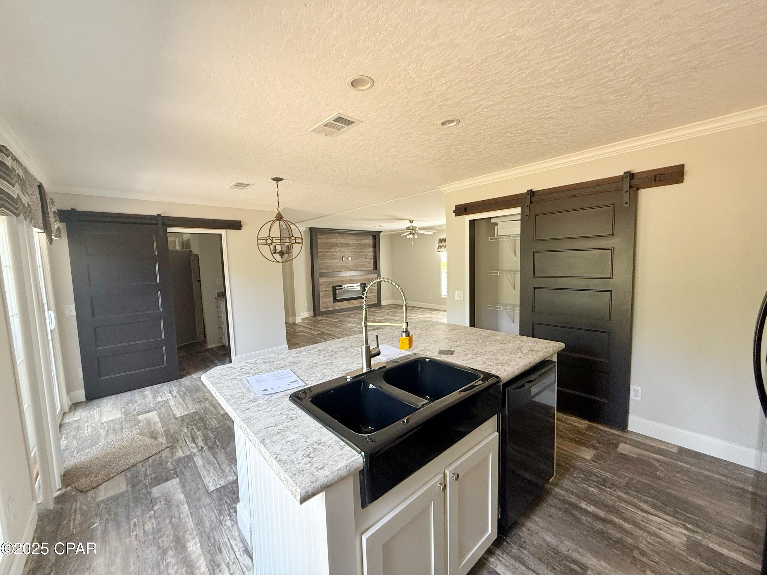 Euyoiezm9zql54y__hmlzynfbdskixnzmxe6jc2bdsk