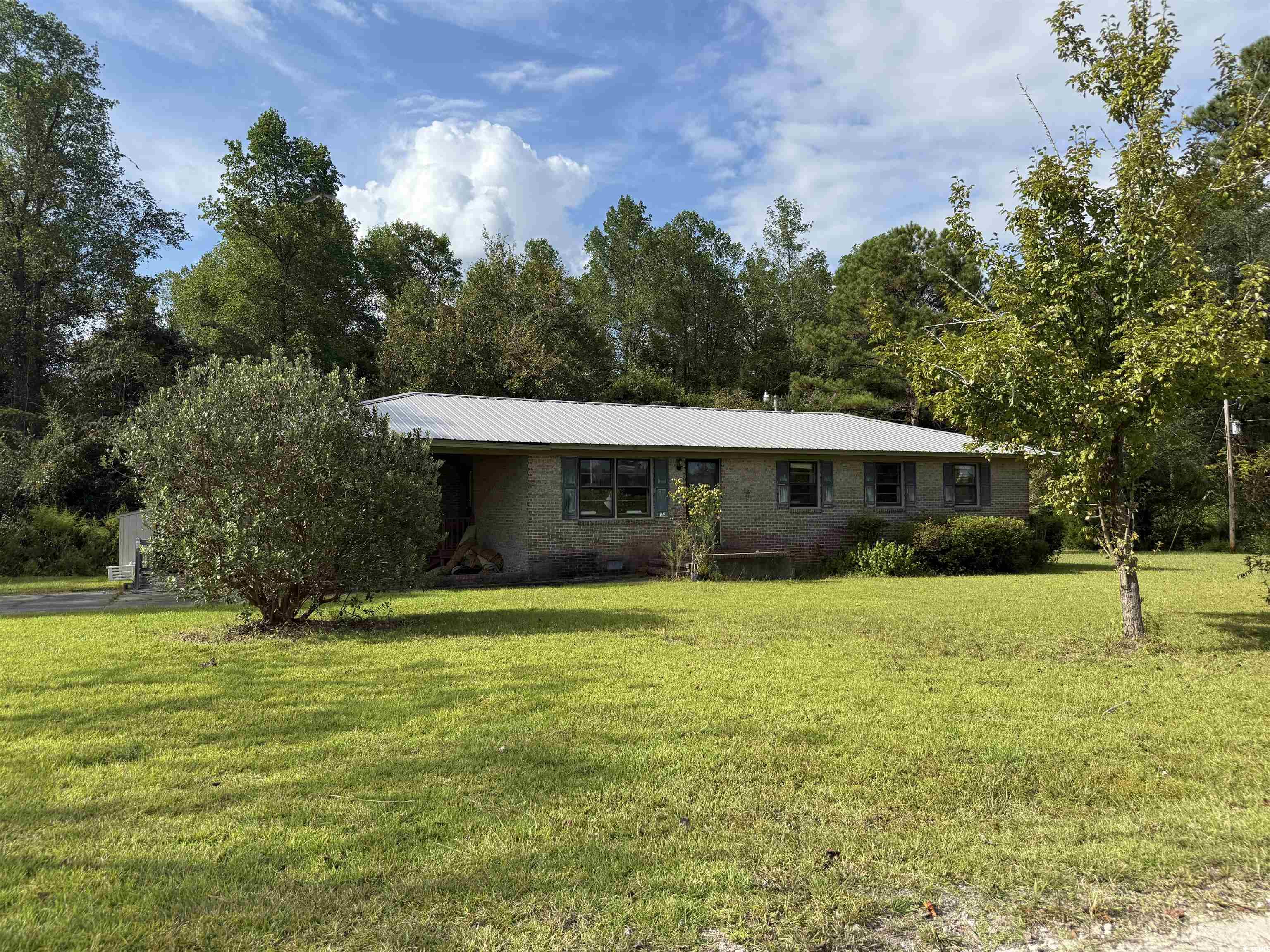 2336 Macedonia Dr. Loris, SC 29569