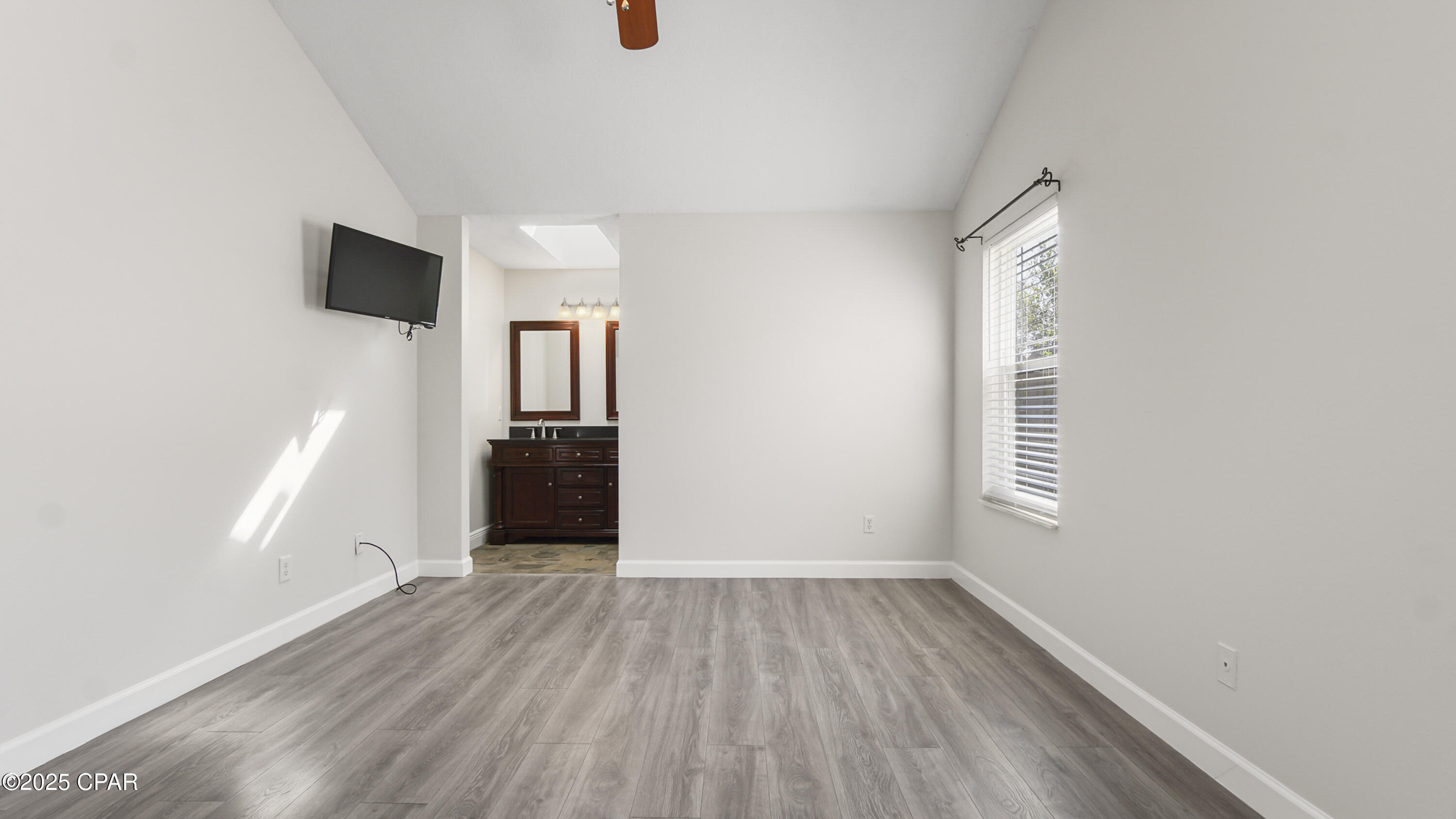 Image 22 For 105 Saratoga Place