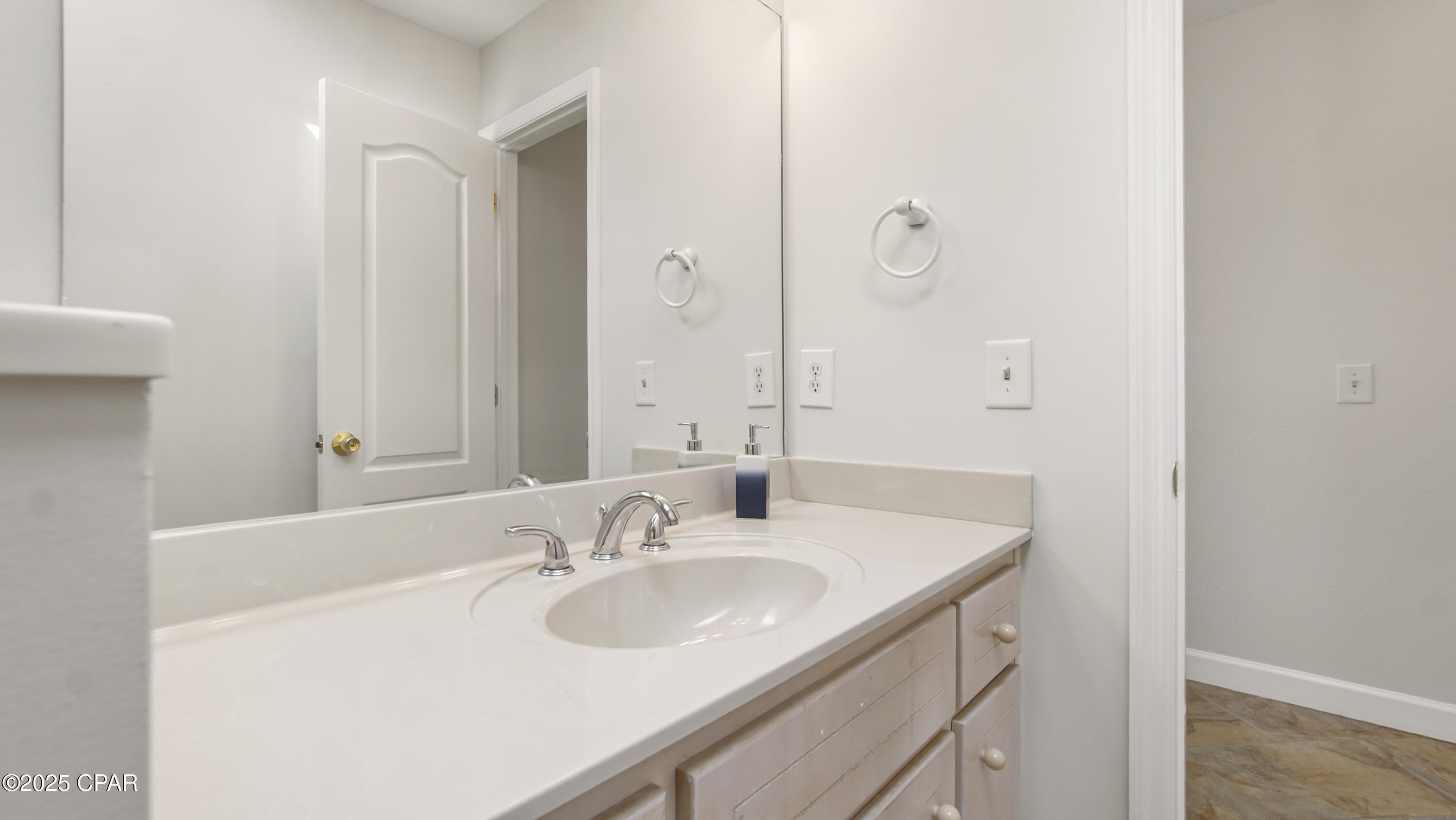 Image 31 For 105 Saratoga Place