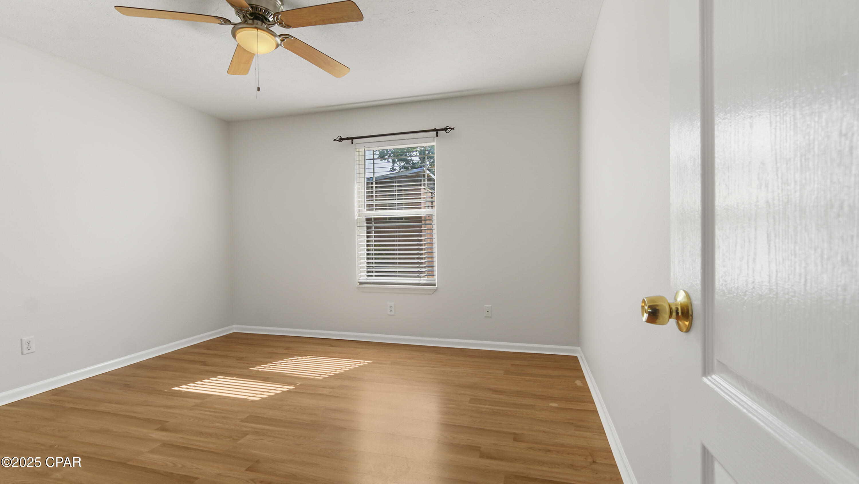 Image 32 For 105 Saratoga Place