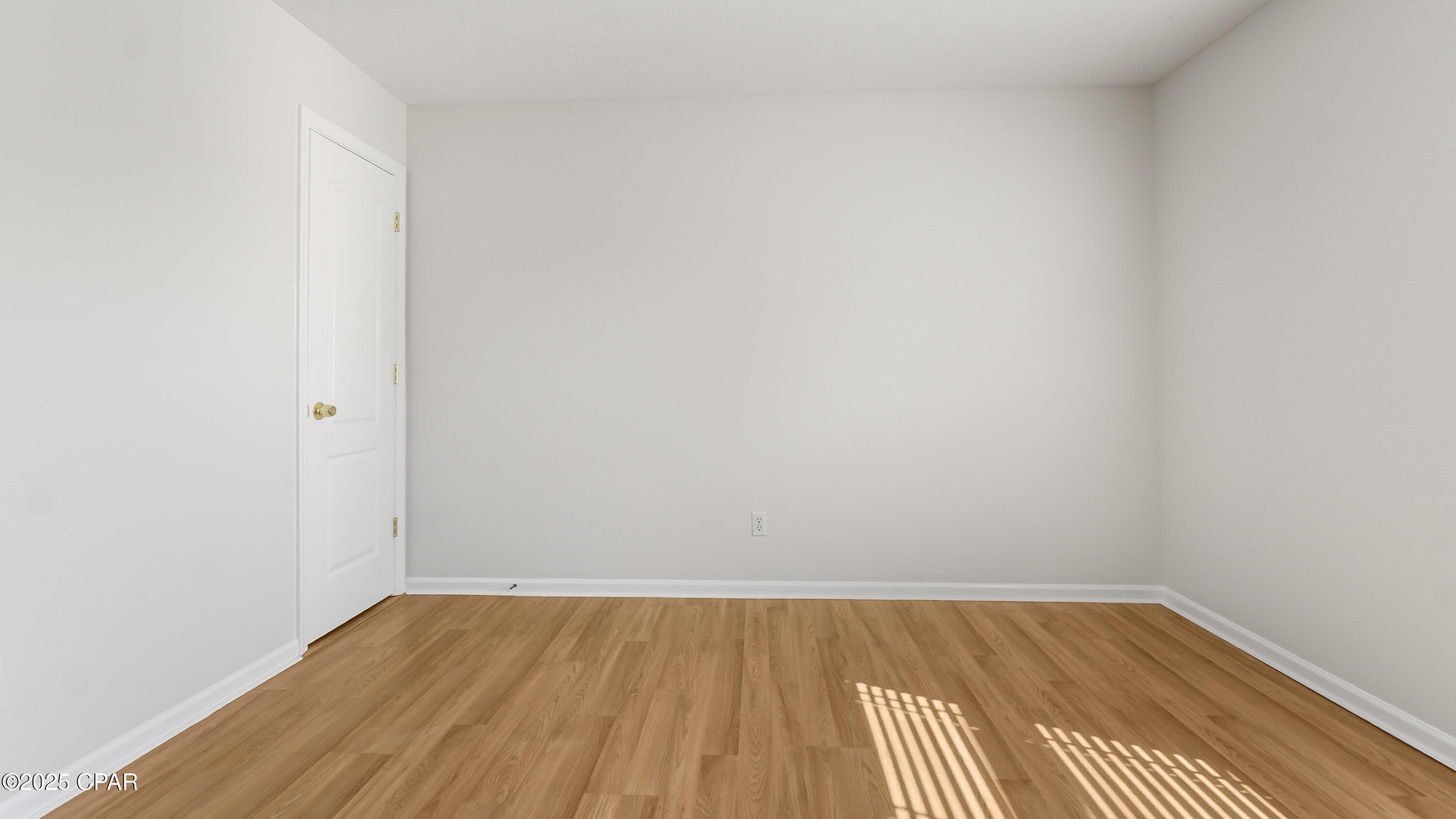 Image 33 For 105 Saratoga Place