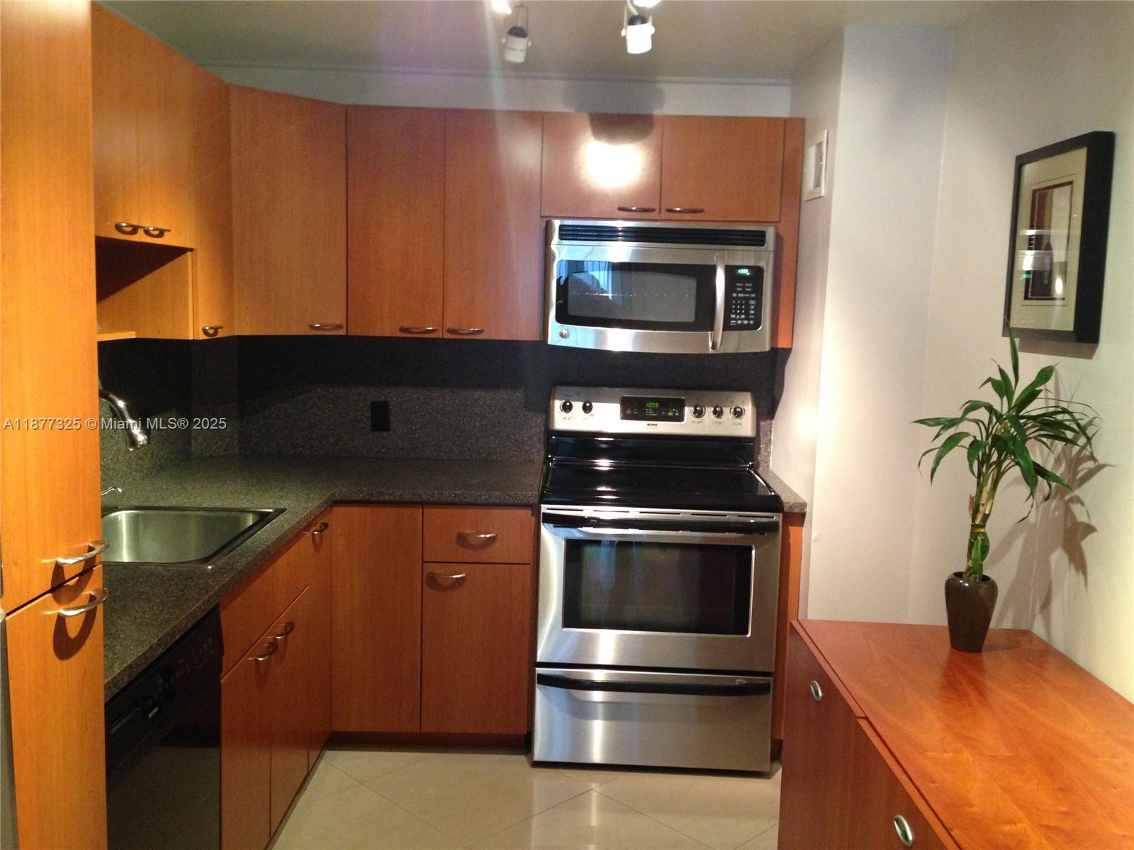 3375 Country Club Dr Unit 1001, Aventura, Florida 33180