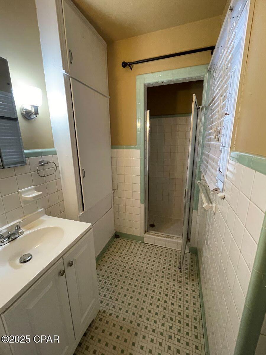 Image 36 For 111 Main Street