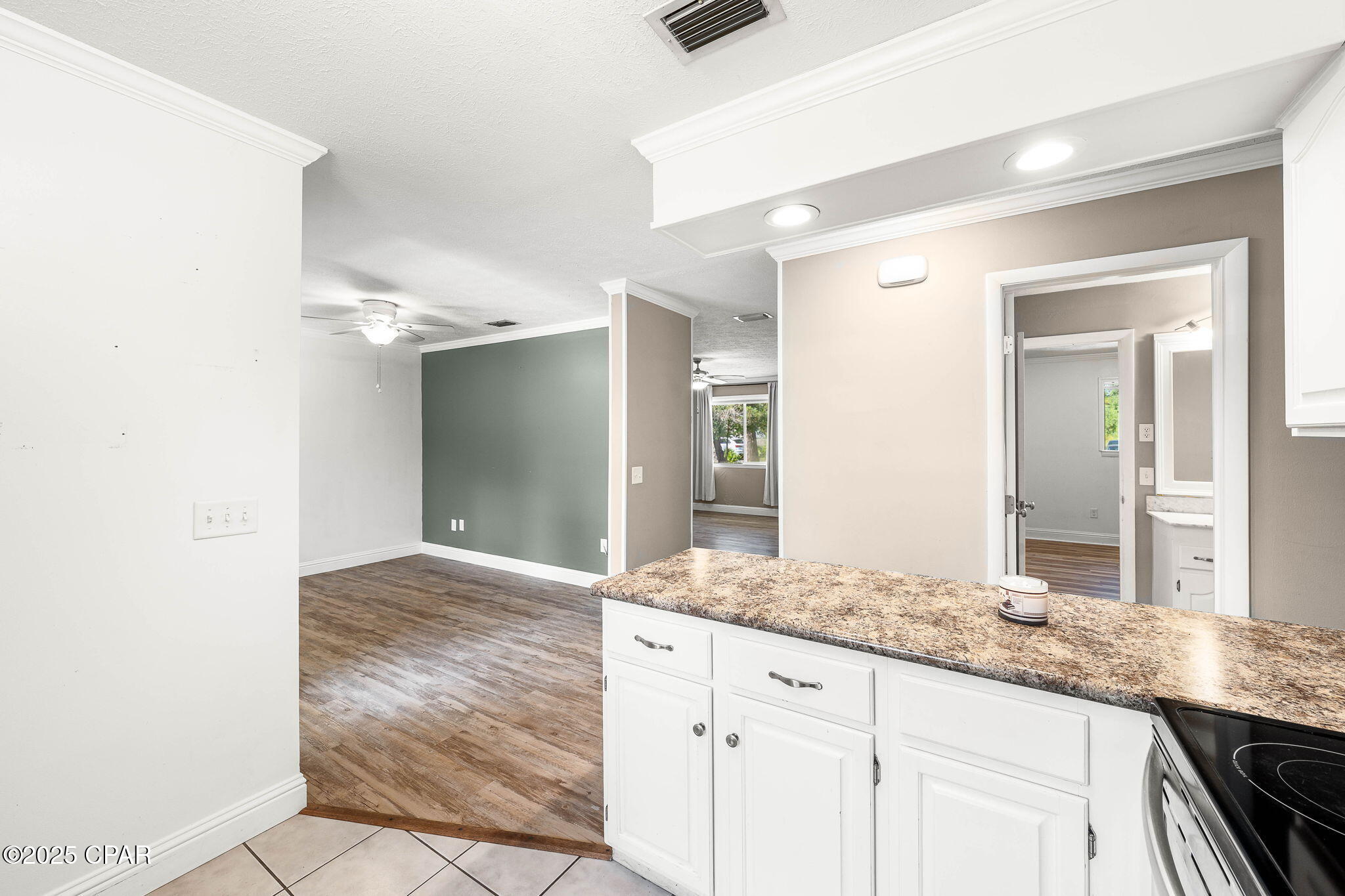 Image 36 For 3701 Lee Street A&b