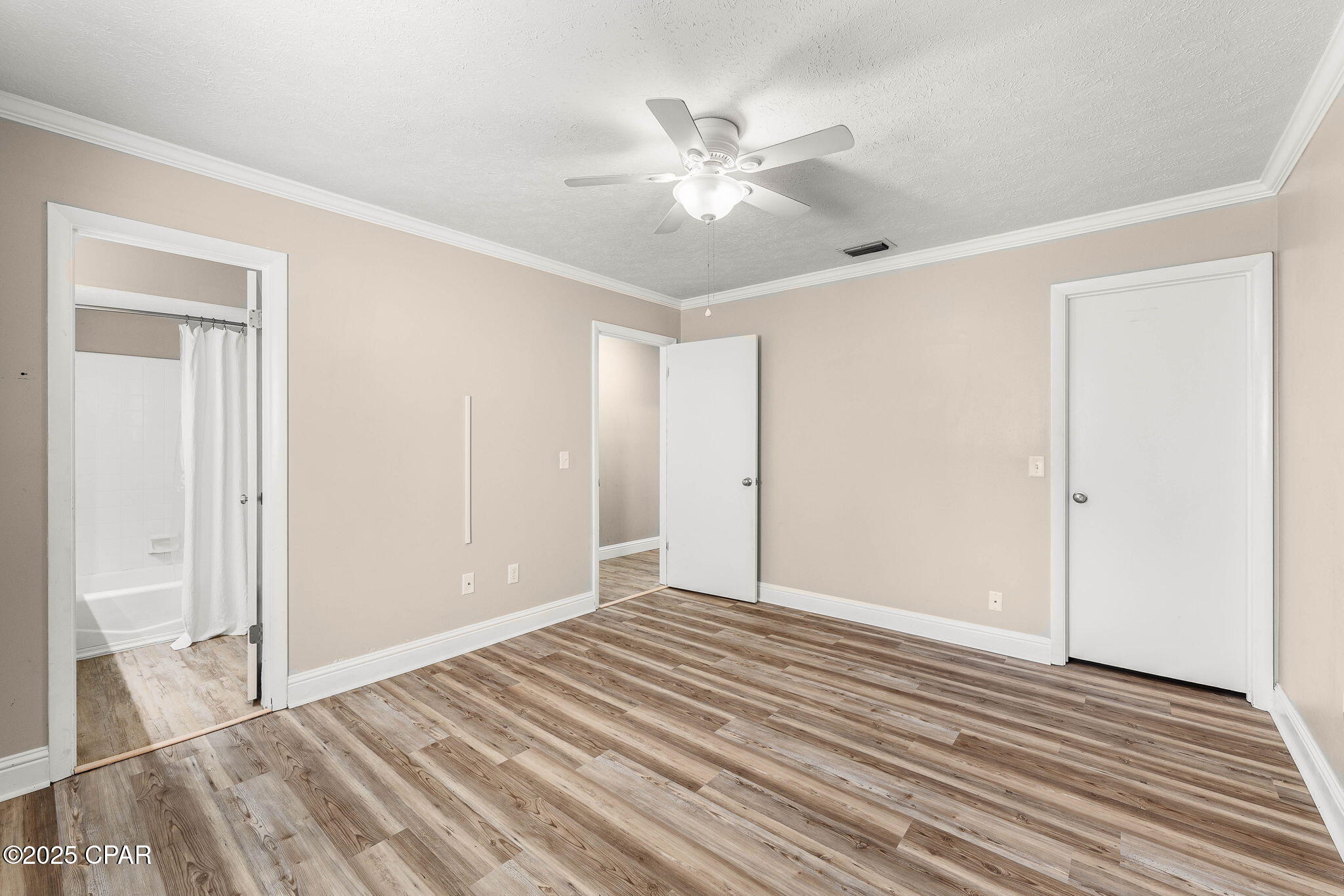 Image 40 For 3701 Lee Street A&b