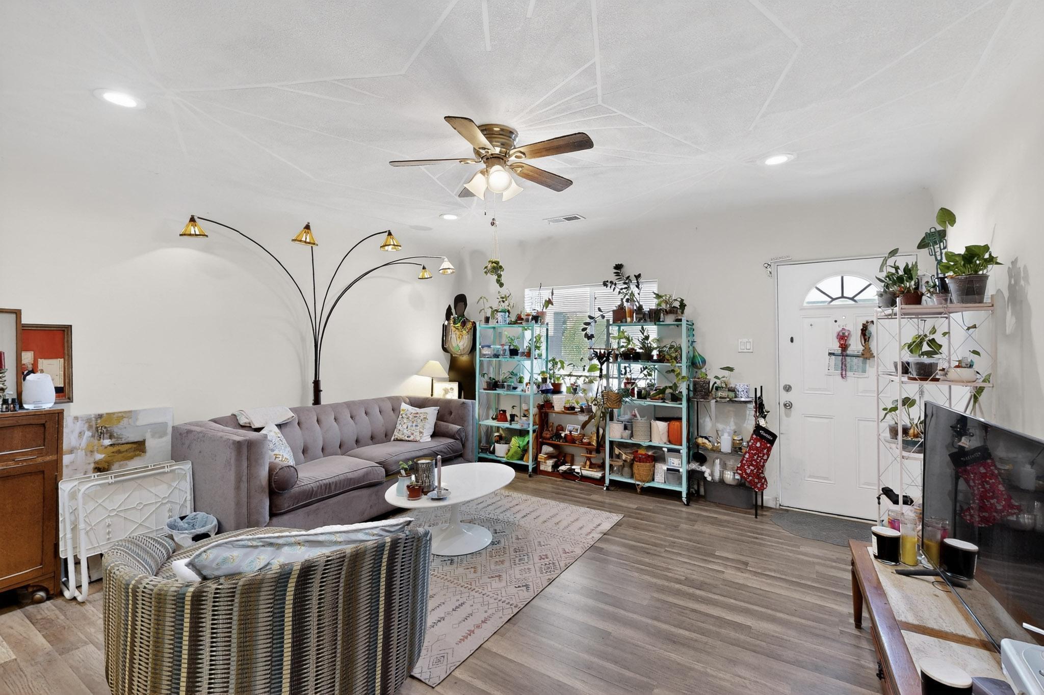 4708 CREST Avenue SE 