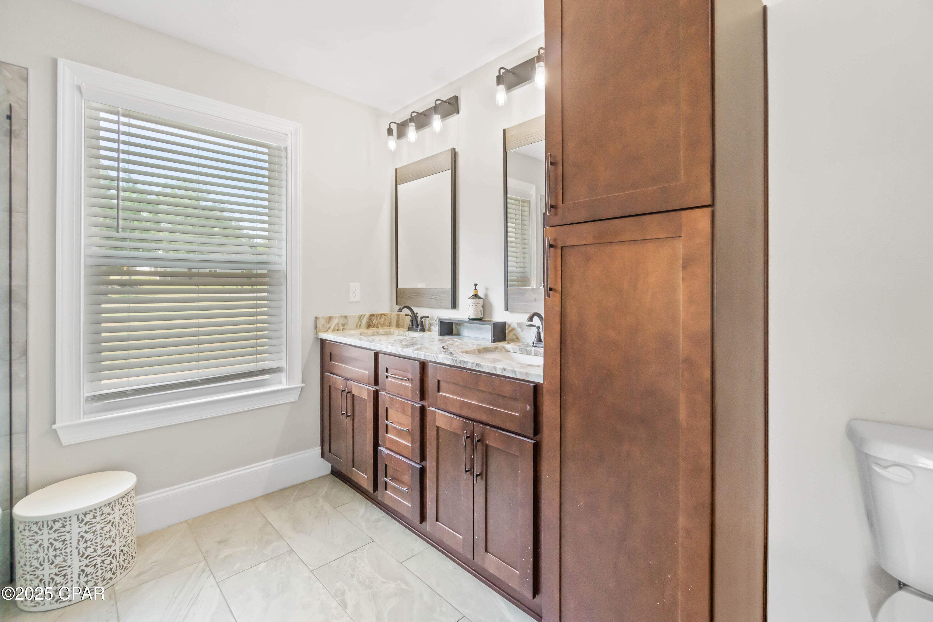 Fzyuum1vqkjkvpv9oelufcu2sue29rcctrfzxdsly0u