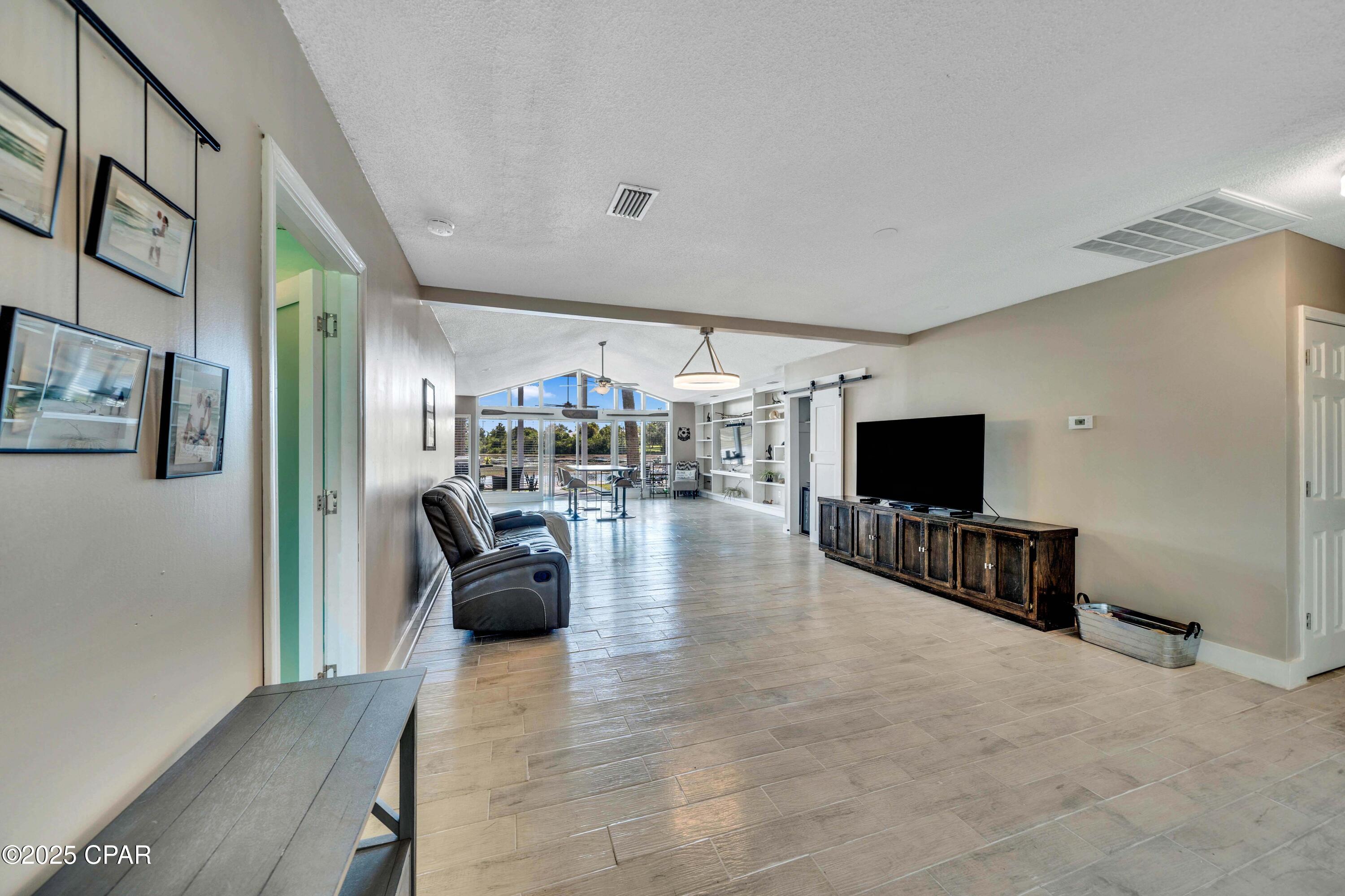 Jugm1cv6vthq5eie Wq7pquq1ky7i2o3or568v_8ch4