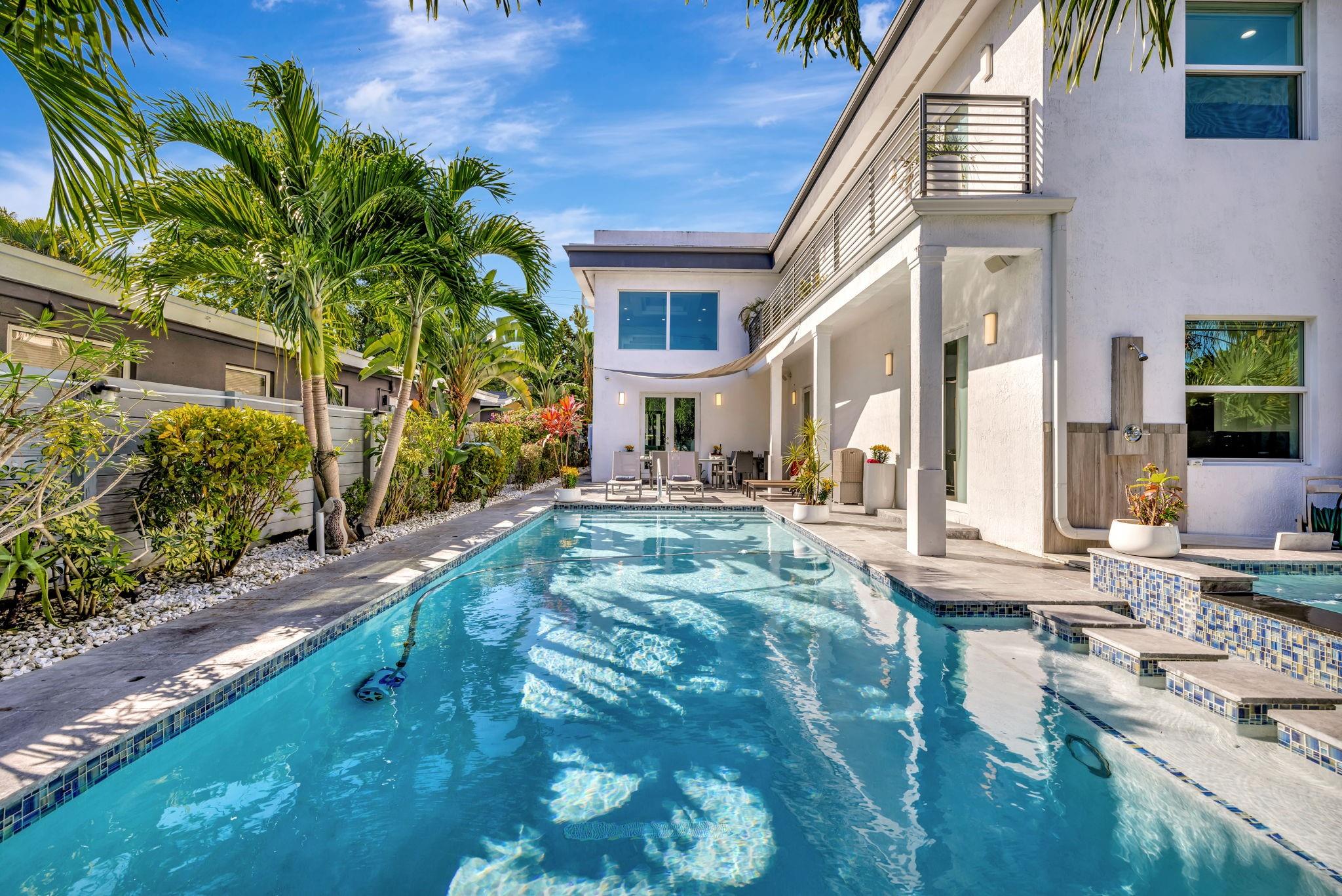 2502 NE 6th Ave, Wilton Manors, FL 33305