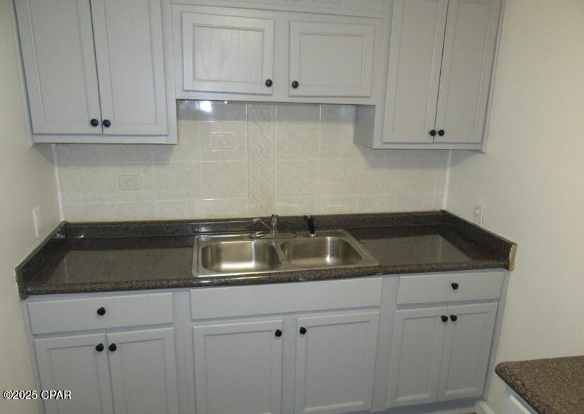 Image 10 For 2635 Arden Avenue