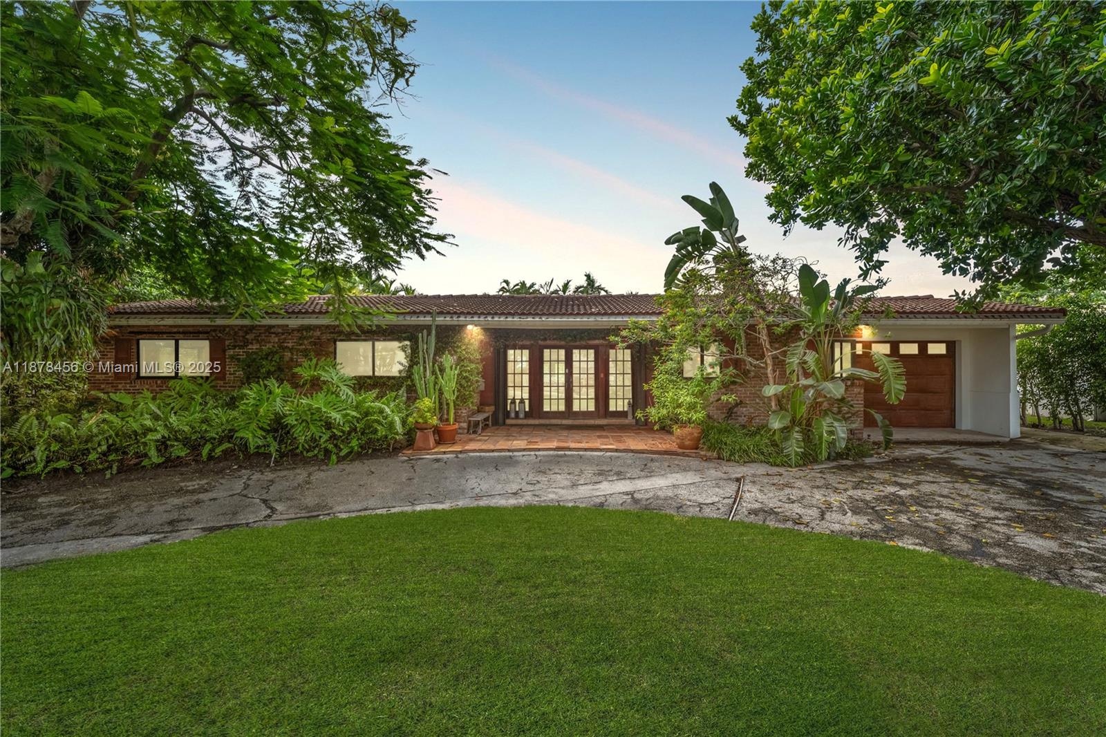 House for Sale in North Miami, FL