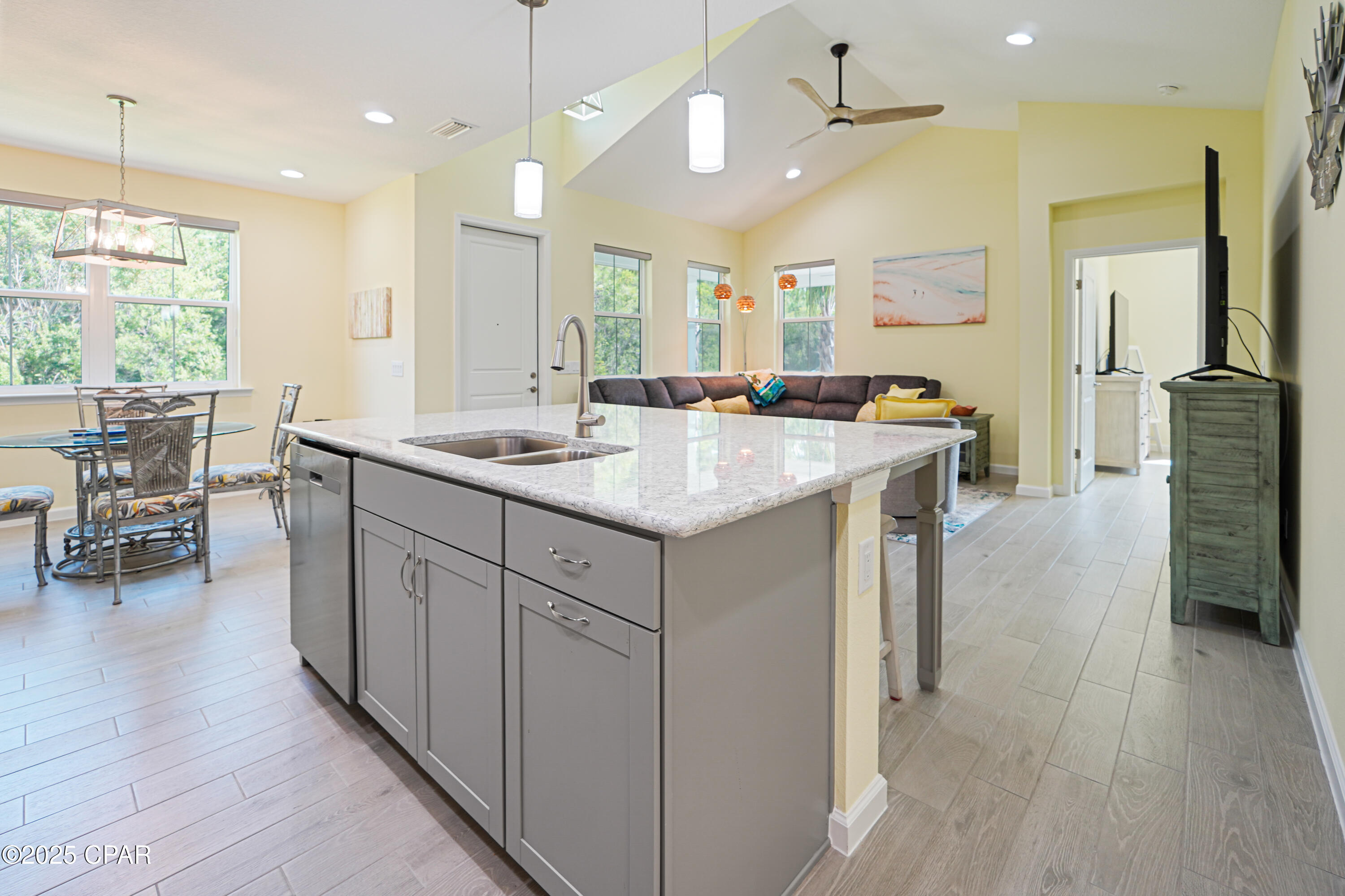 Ff_f1vz1p3klkdlin0cgrmouiv5db_sy29evecfirms