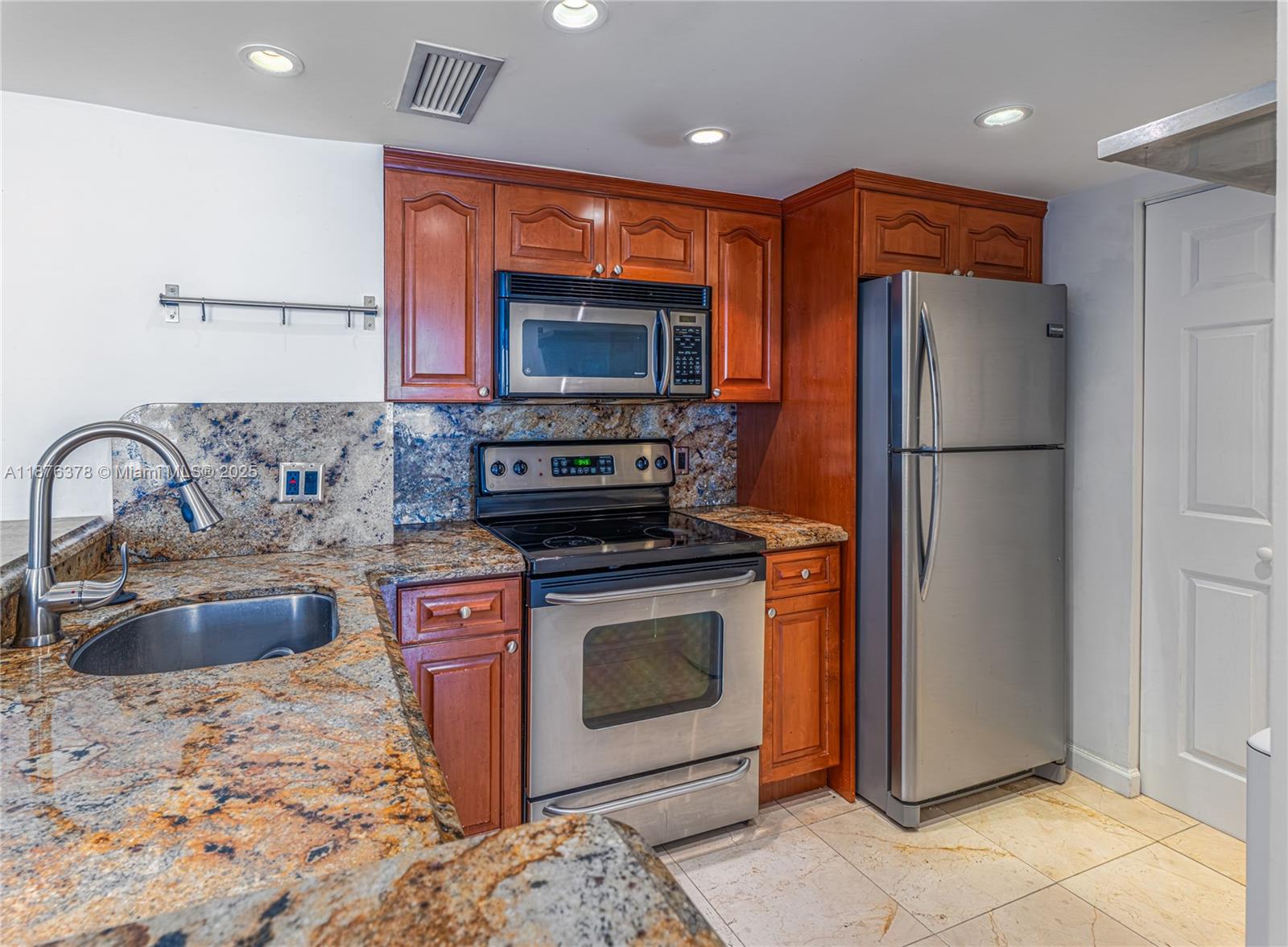 Property photo # 7