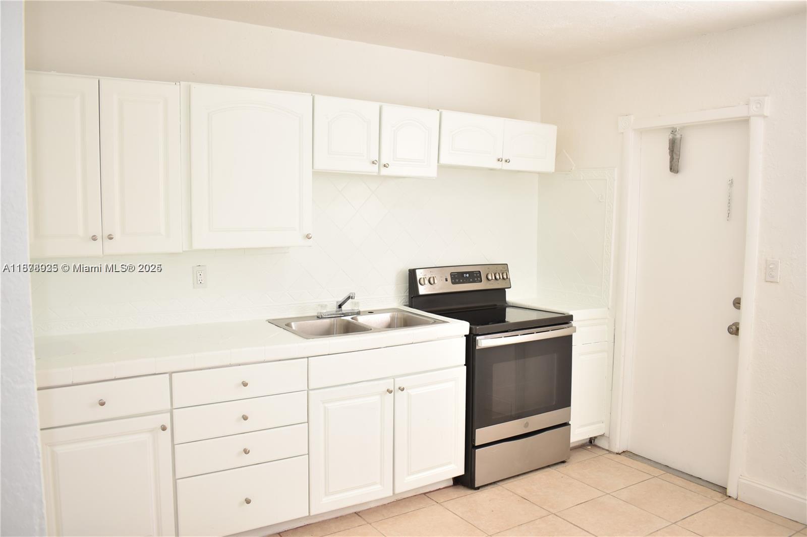 Property photo # 0