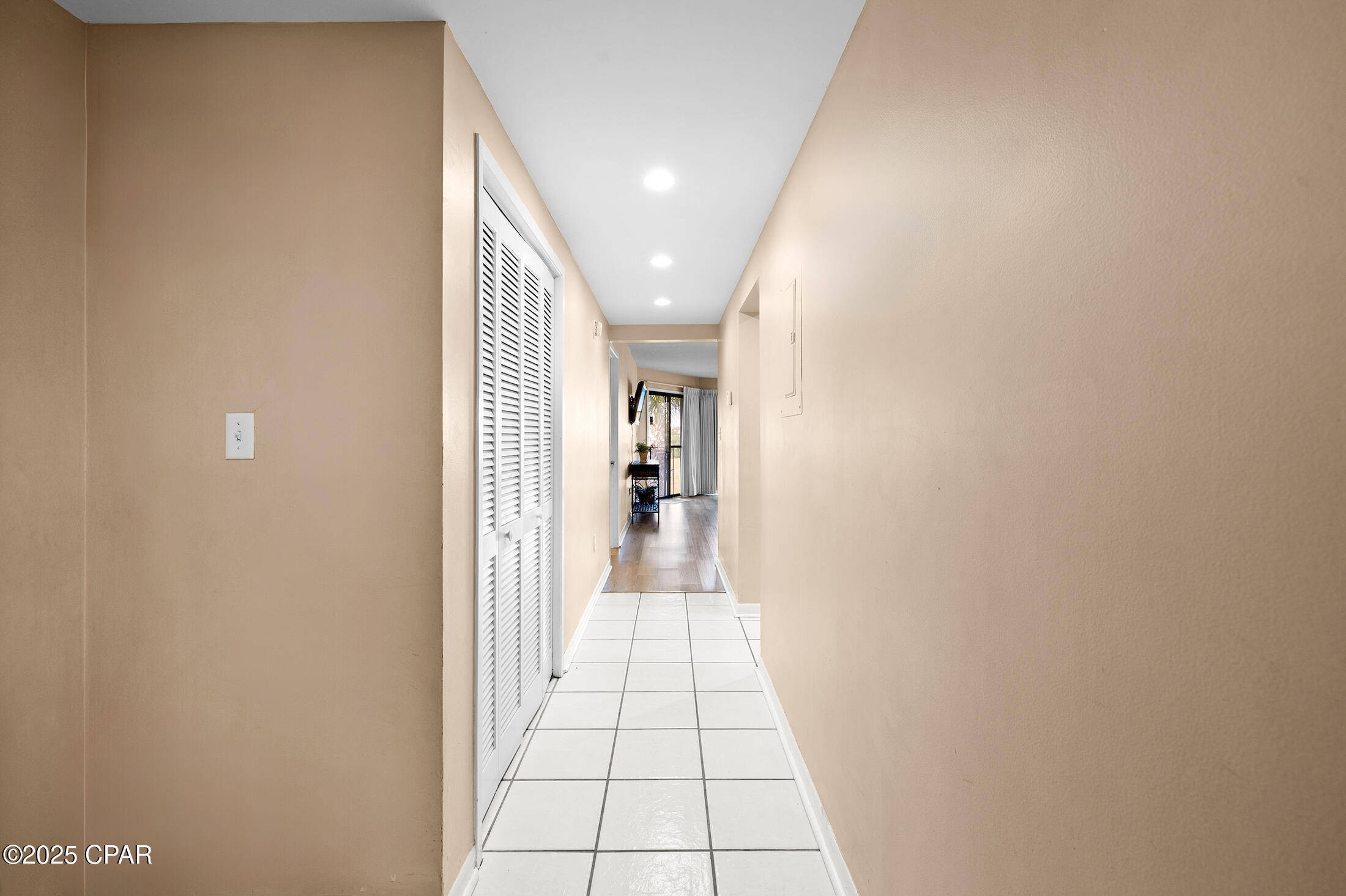 7qu Qeuoqan96jncukh23r_lhubjys2tq1jjr64sbnm