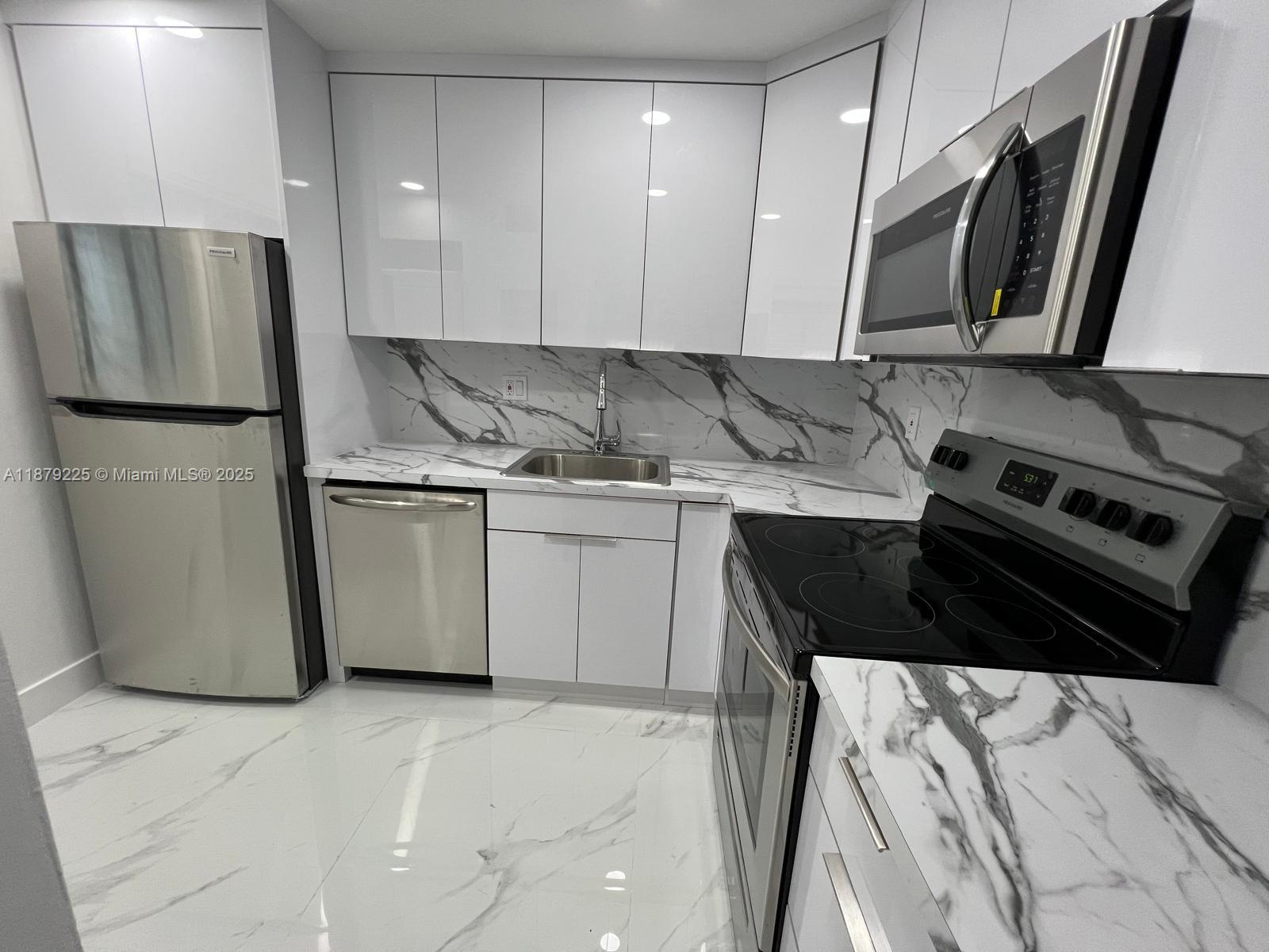 Gardens North #8 Condo