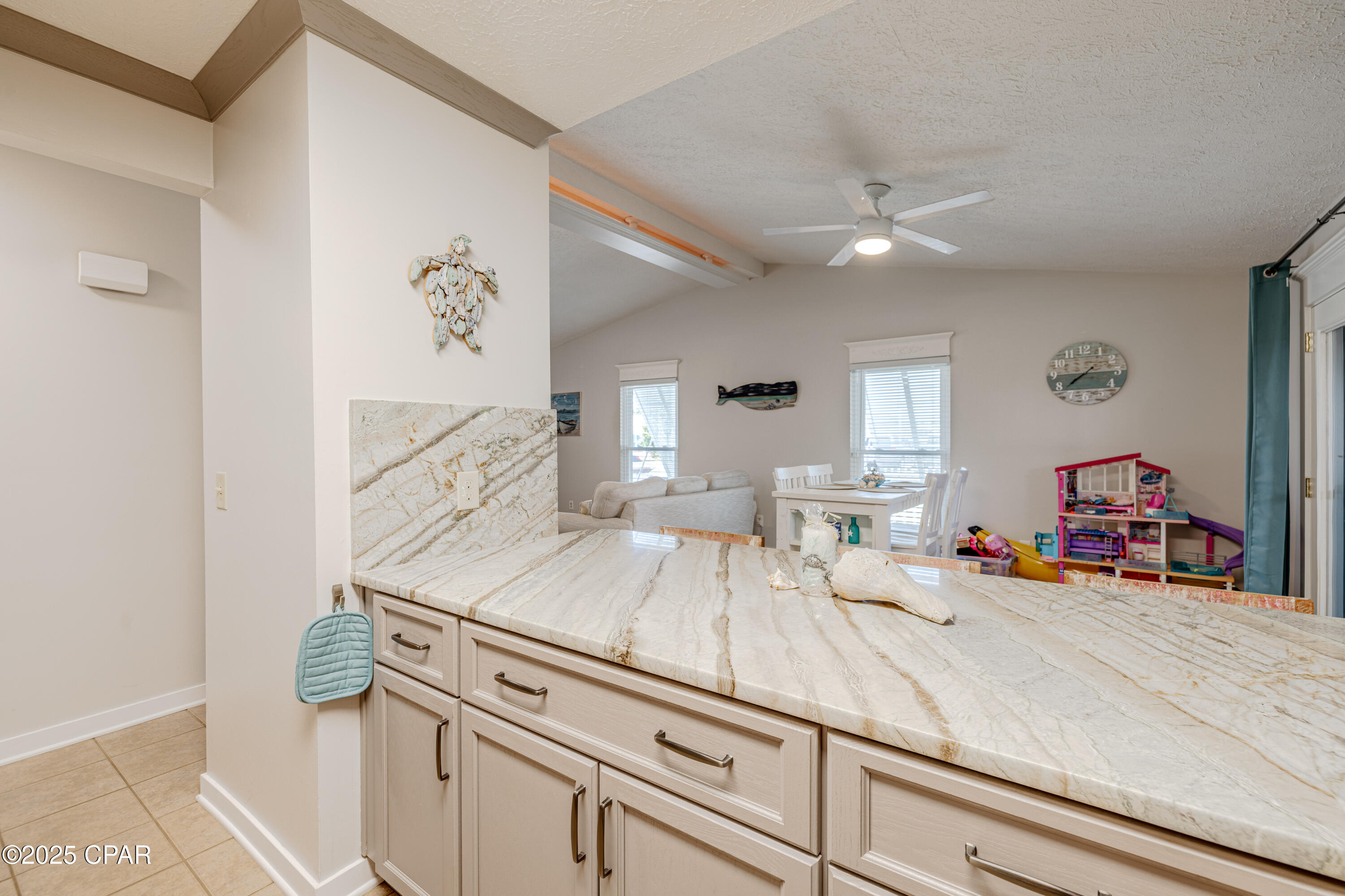 Vaho47tifwge2 Qcuk9zjsi9q_dvhh4dhucmgfgqg58