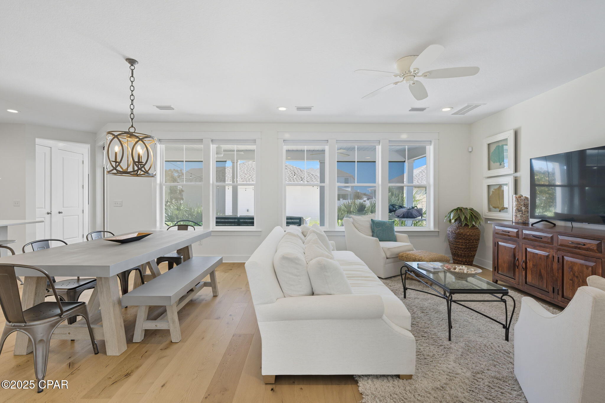 Image 11 For 3229 Veranda Avenue