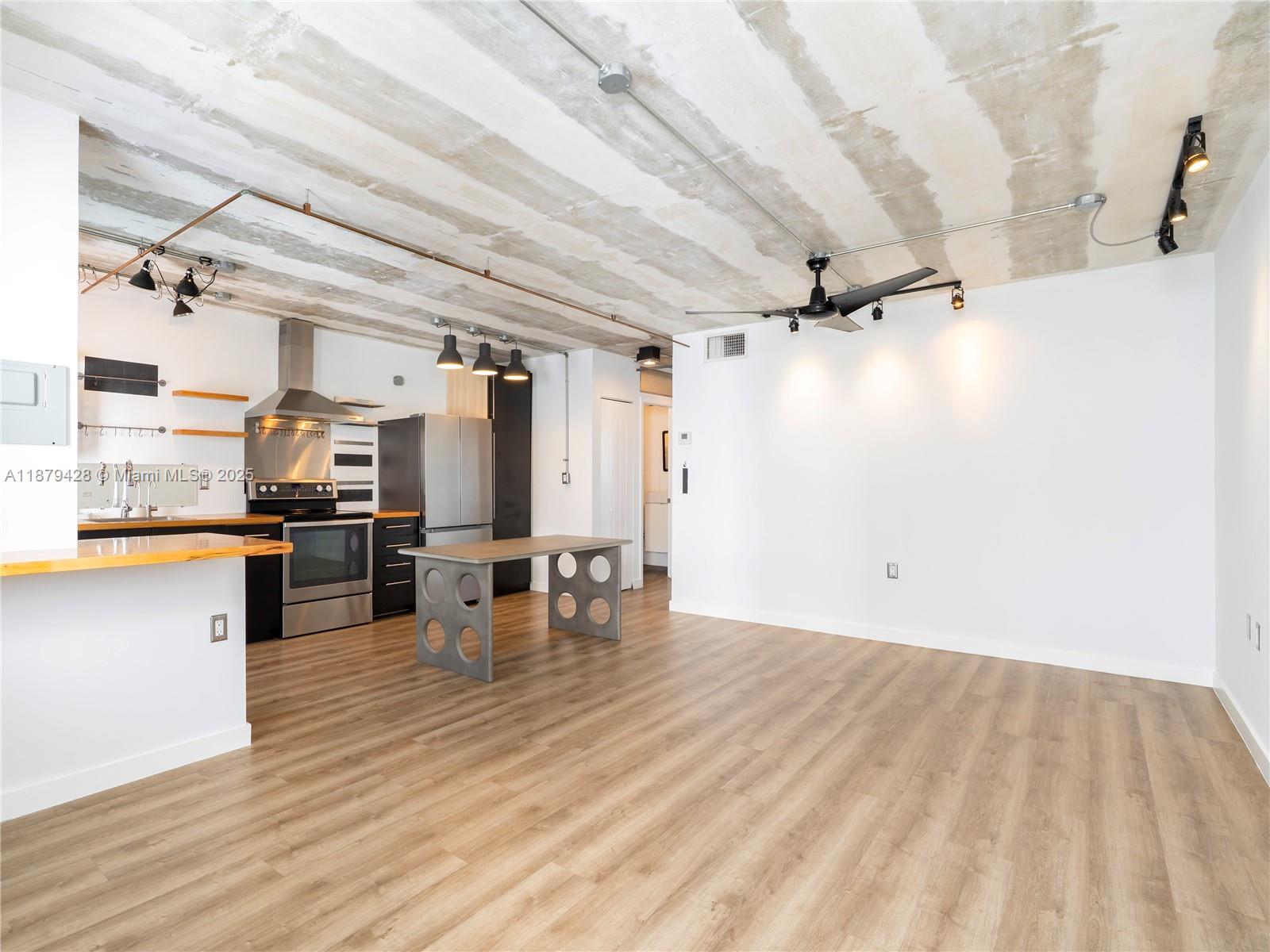 Property photo # 6