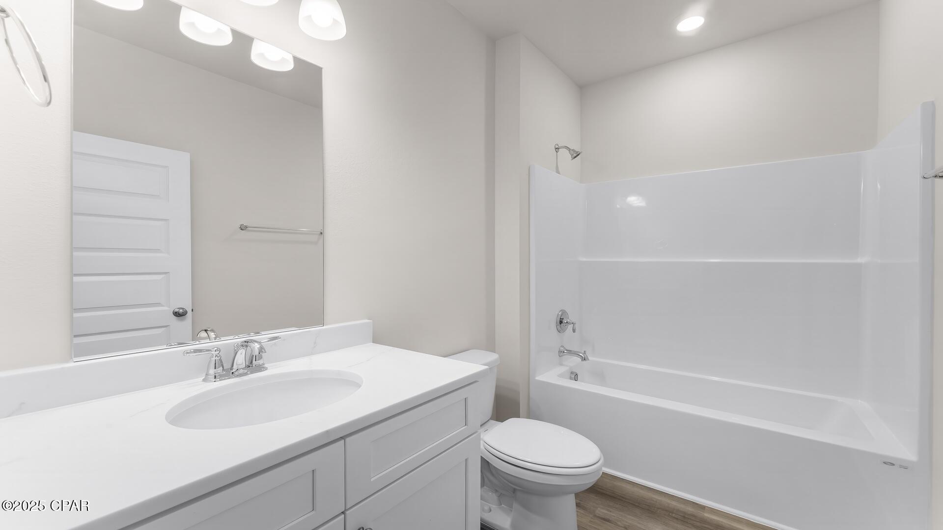 12_lx6tc9mwyai2rdbbff7dev4am2xksh8oxstd2qqs