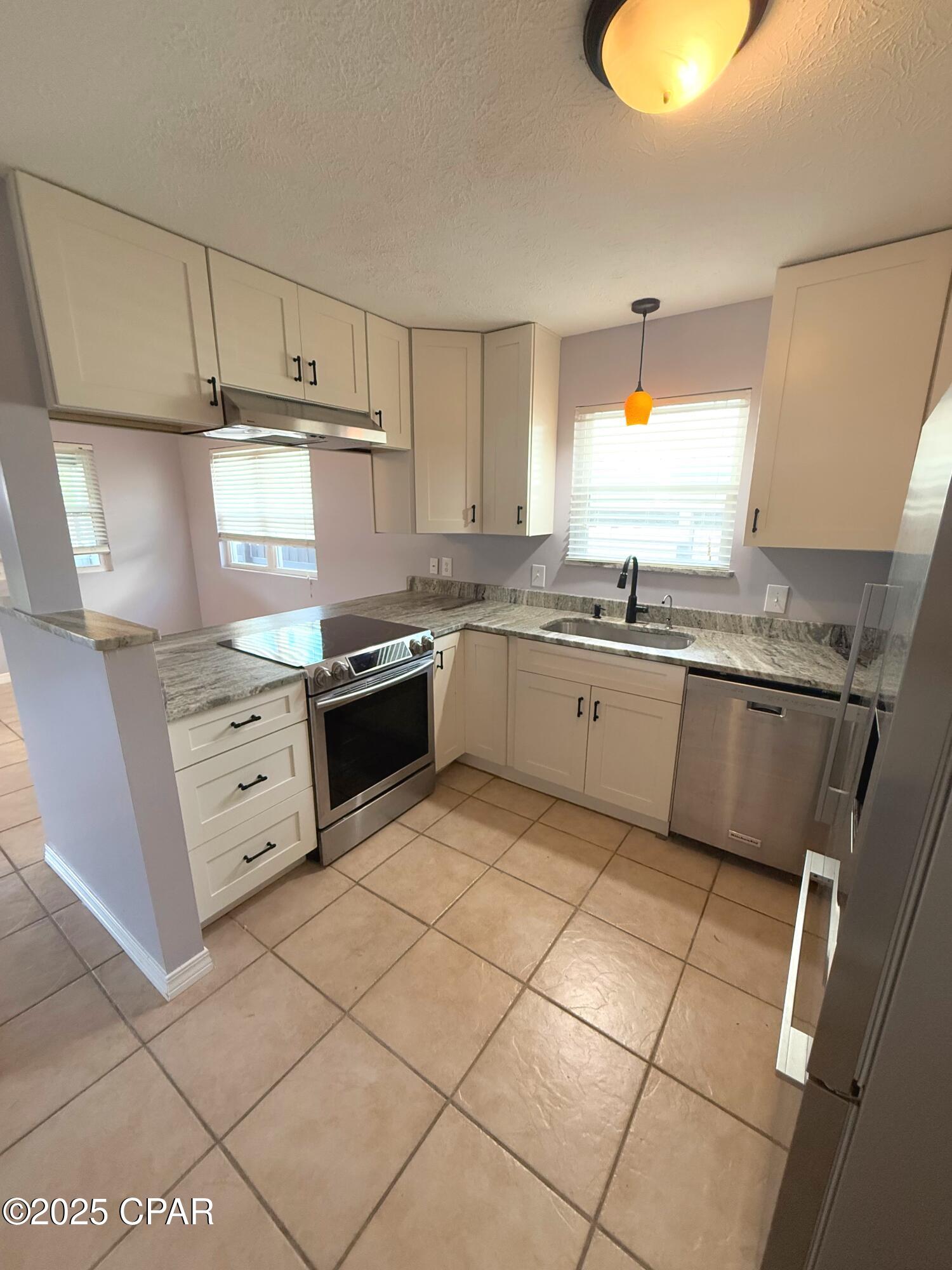 Image 8 For 3900 Wasp Street