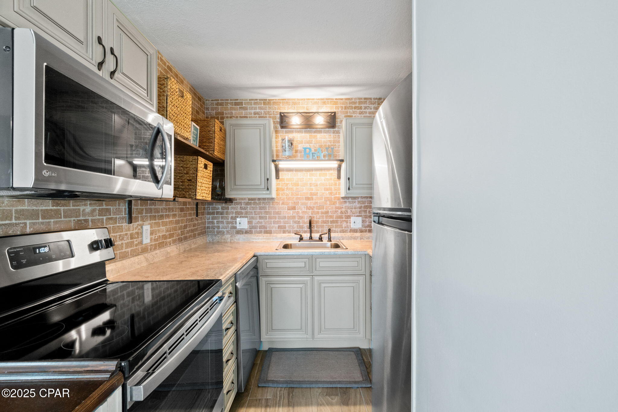 Fubylvyoqi82yqcclthwycdj7r Aryhyjrlqtmyoqge