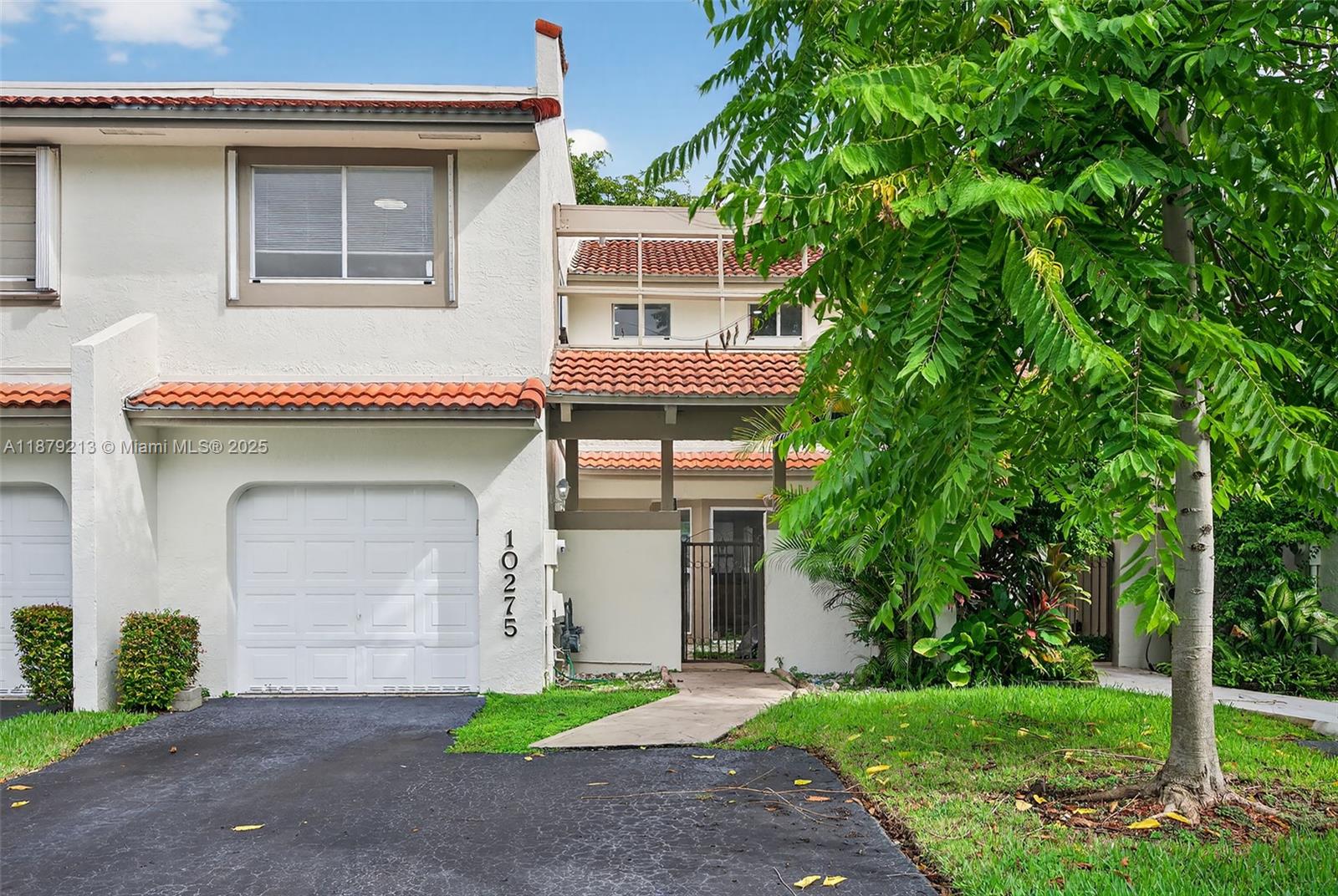 Townhomes Of Doral Place