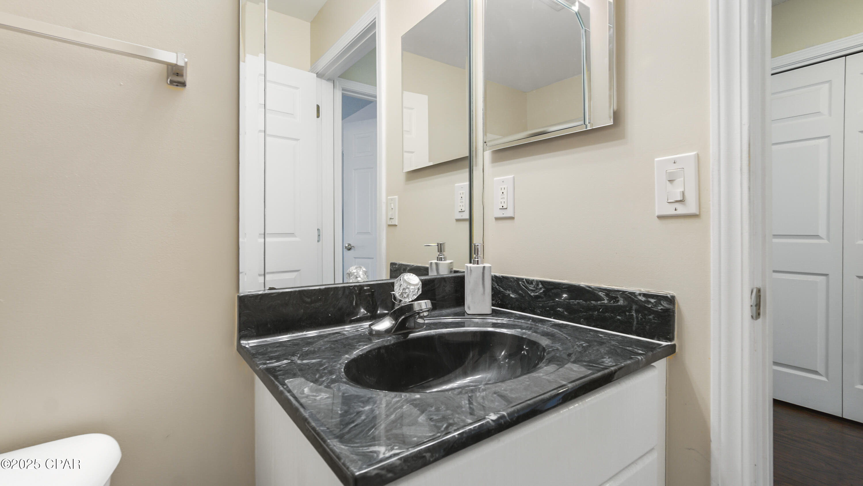 _xfd0bqi8fm3jvswimoeaiw6l8nswc8ql7v2eqicngq