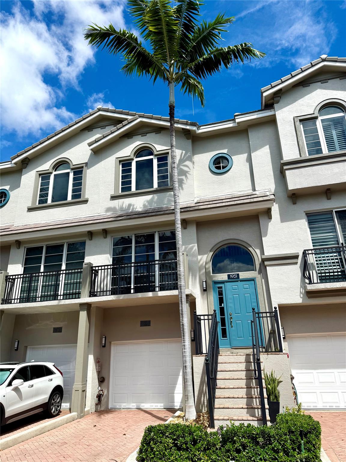 Beautiful 3/3.5 Townhome. All bedrooms have en-suite baths. New roof and freshly painted.
Property has an assumable low interest VA​​‌​​​​‌​​‌‌​‌‌‌​​‌‌​‌‌‌​​‌‌​‌‌‌ Loan.