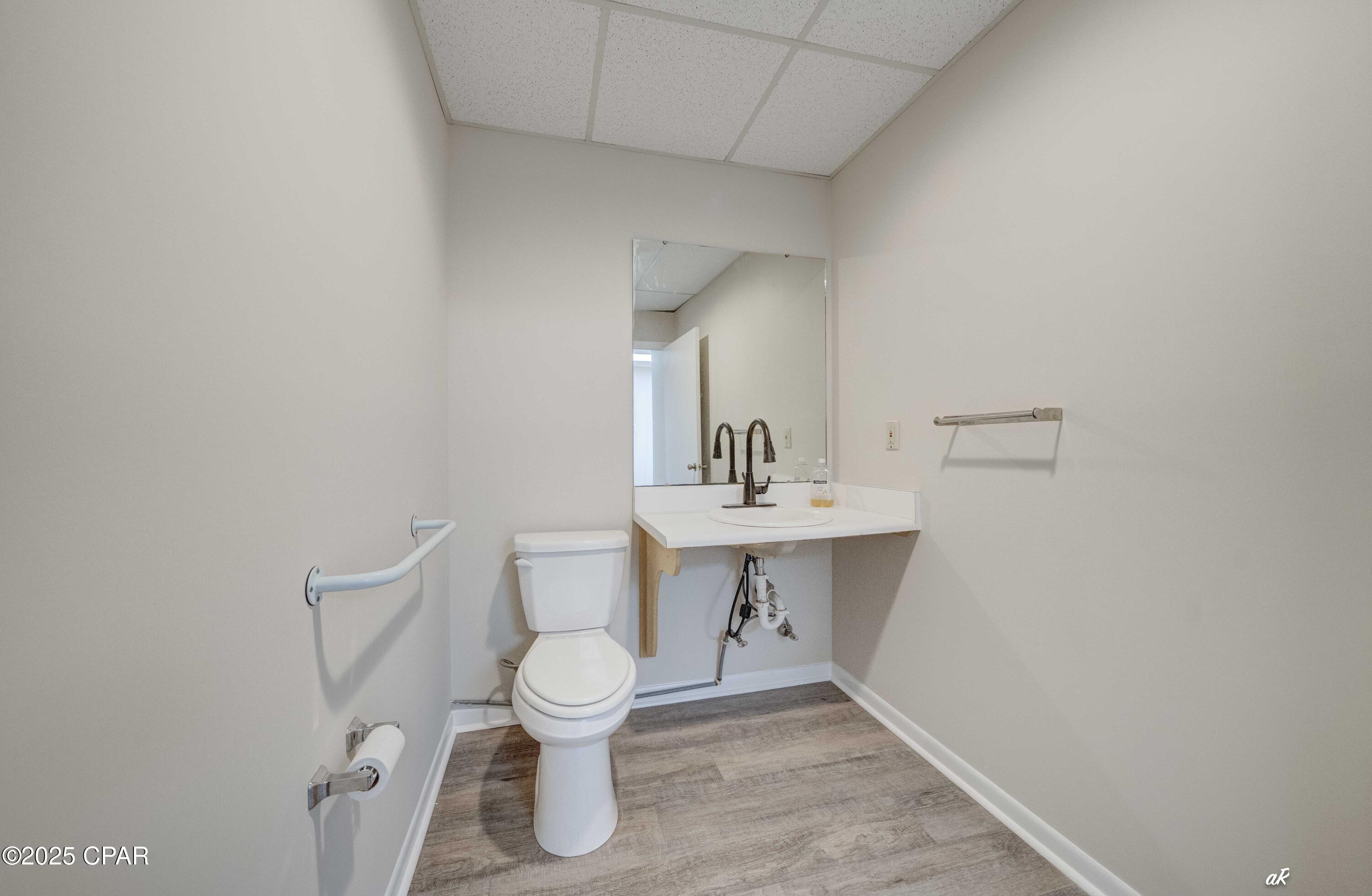 Image 15 For 512 Commerce Drive A