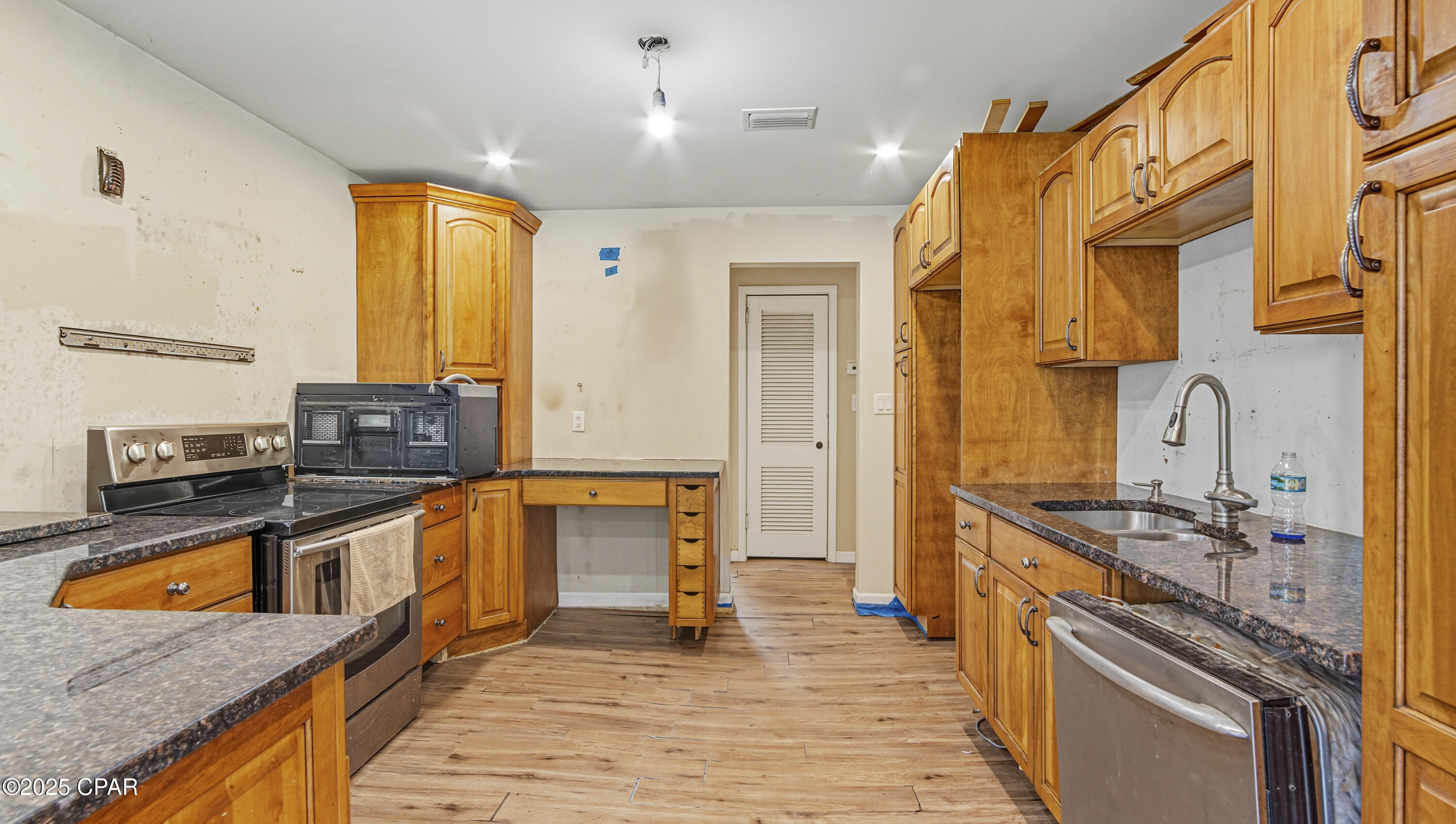 1a7nn8ajzibfxvyqumyrd2naj1teyqd8ooz2zo_4sfc