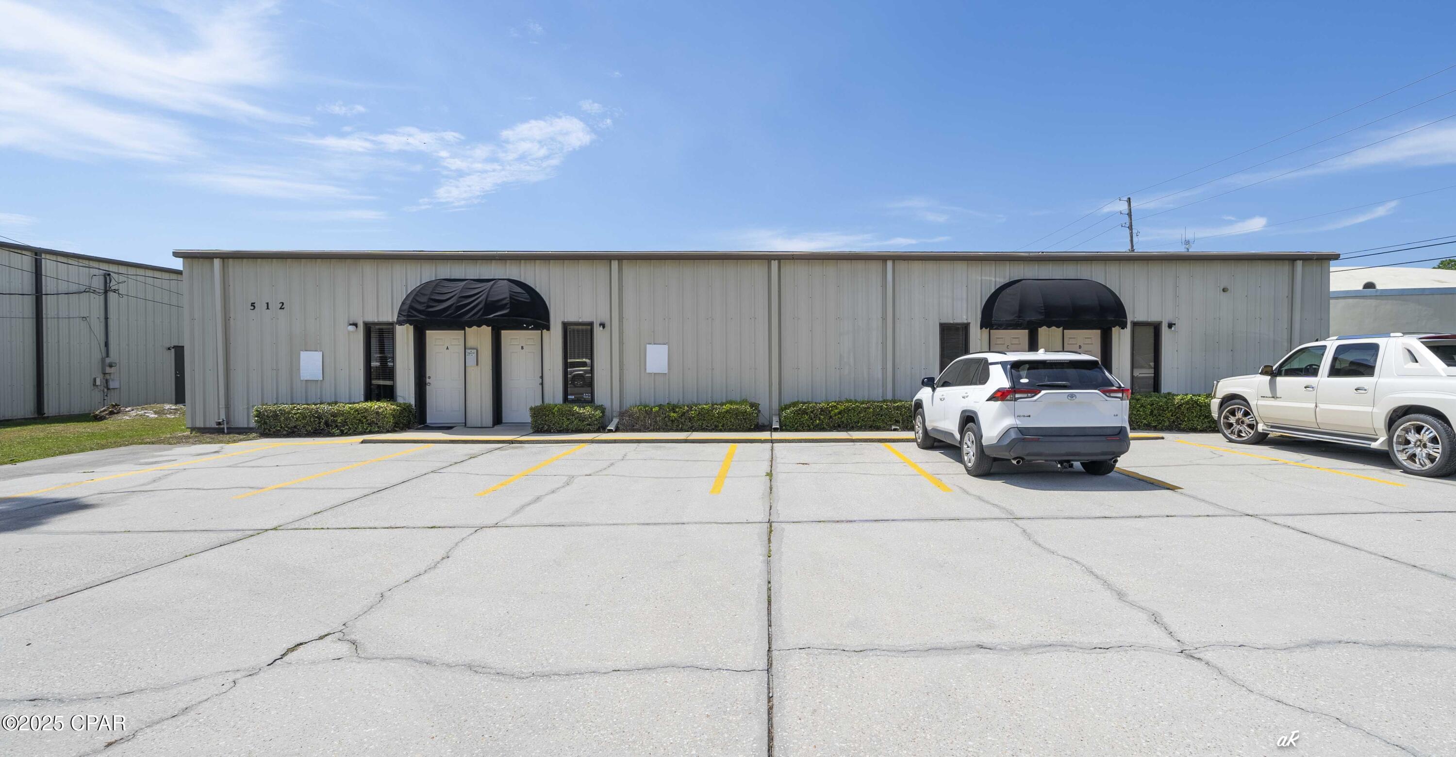 Image 2 For 512 Commerce Drive B