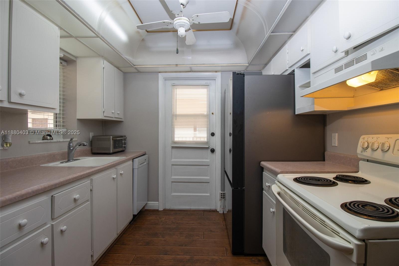 Property photo # 9