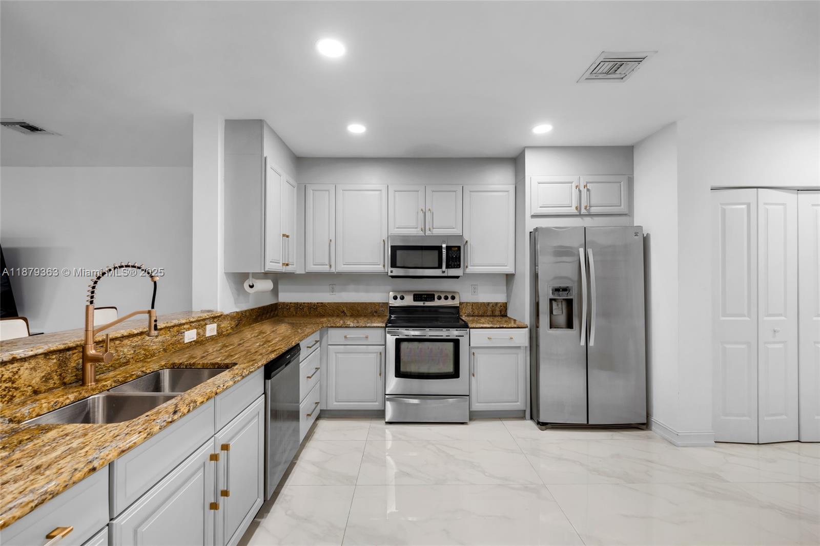 Property photo # 4