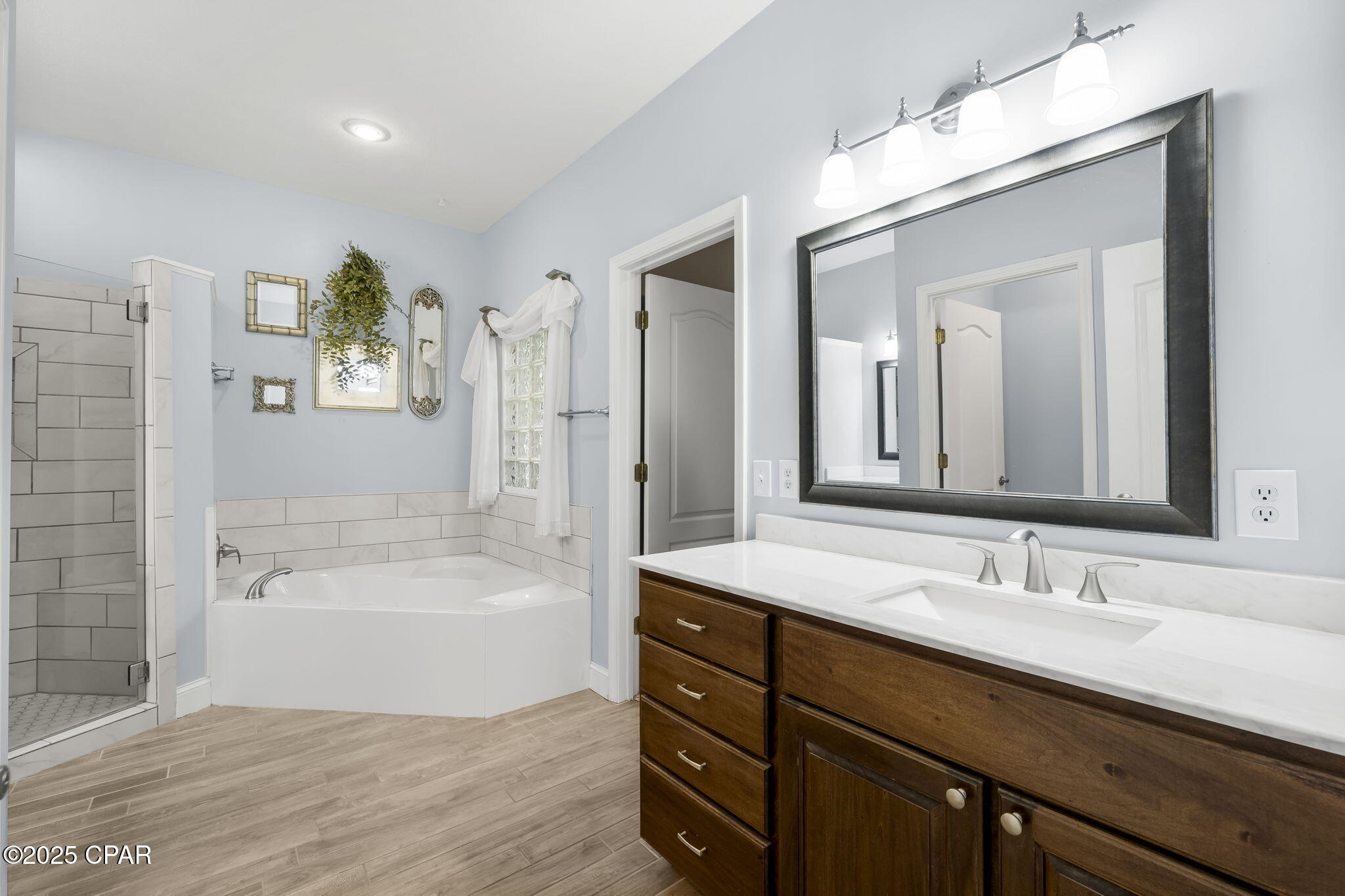 F7zj Lnuoccfxzox7momv6hynoj1membi4x60x8l4c0