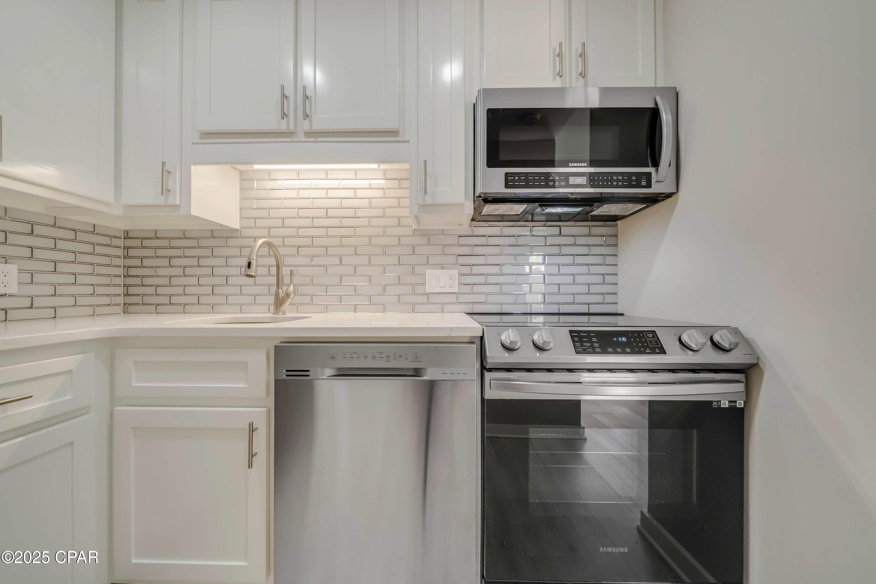 Sp7oxzdq9bwvcm_guktznptz 4ikpoticq H6rveflw