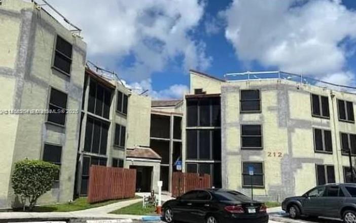 212 Lake Pointe Dr Unit 205, Oakland Park, Florida 33309
