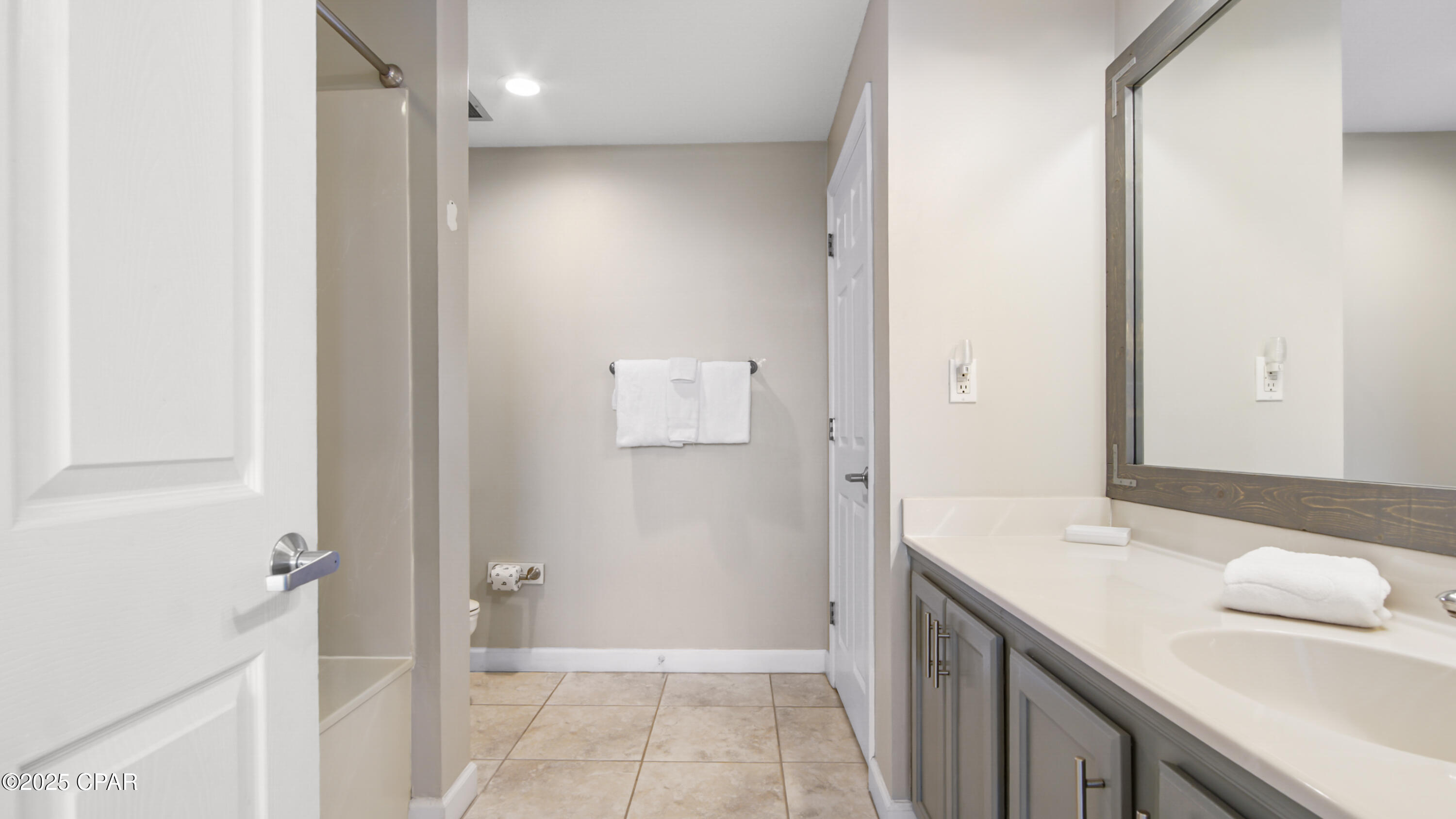 1vnnfmvo6iu_9kf6k Ptjzlawoujkb7lvf0wc2x06_w