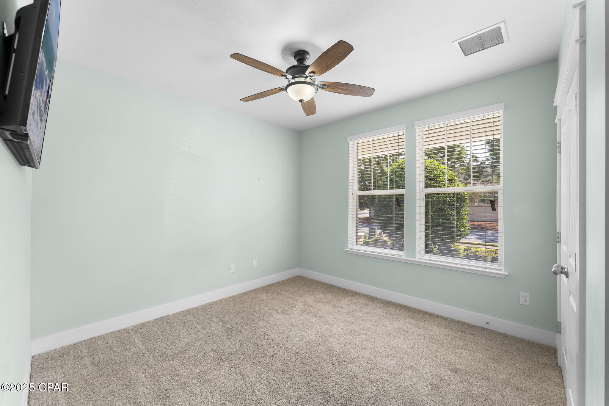 Image 19 For 220 Laurel Oak Lane