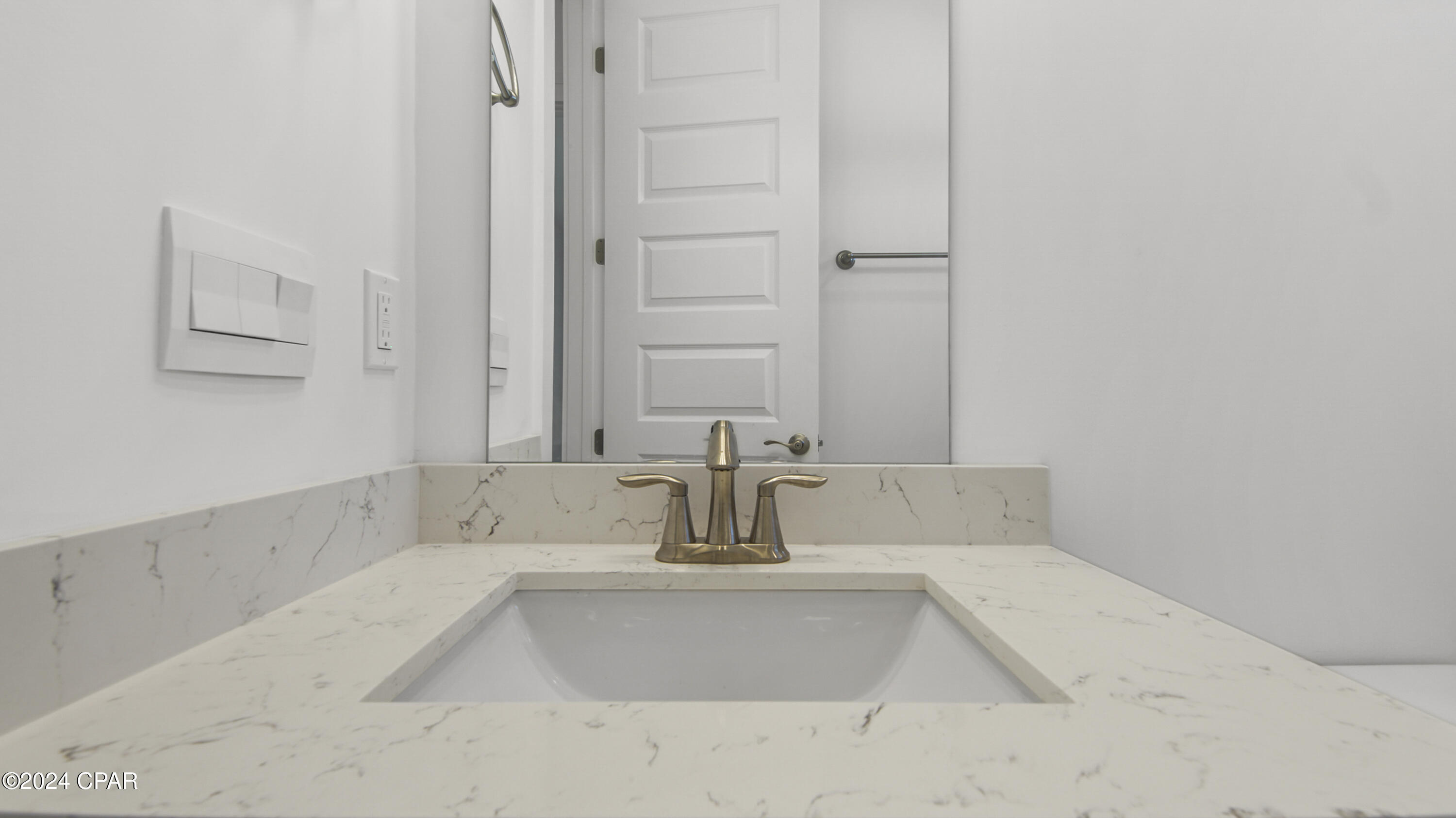 _v2qsgv8grrn4sgwfro6rt6dyrun1nac5pzymmfdpzw