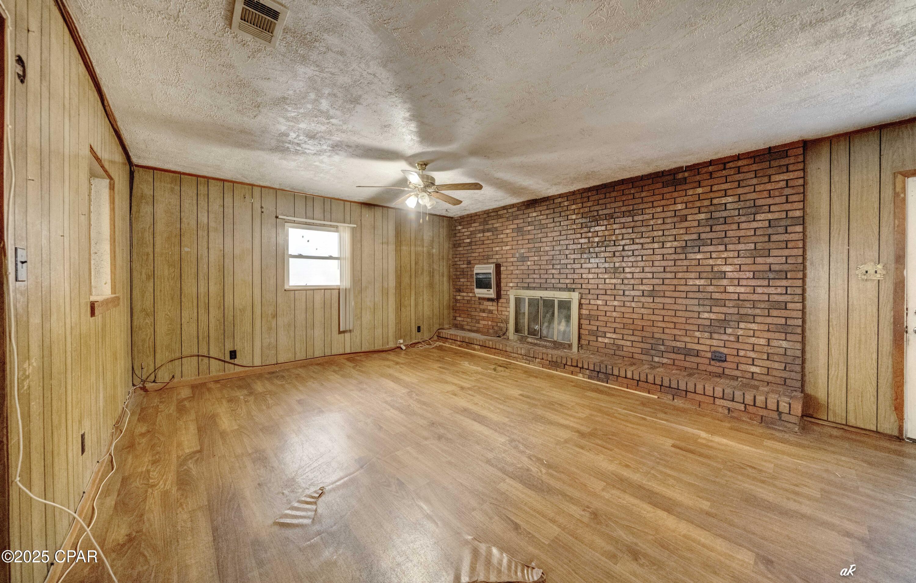 1r3sbawia29 6fgq7bjyj9egj_lhvczctfmauyh8_ge