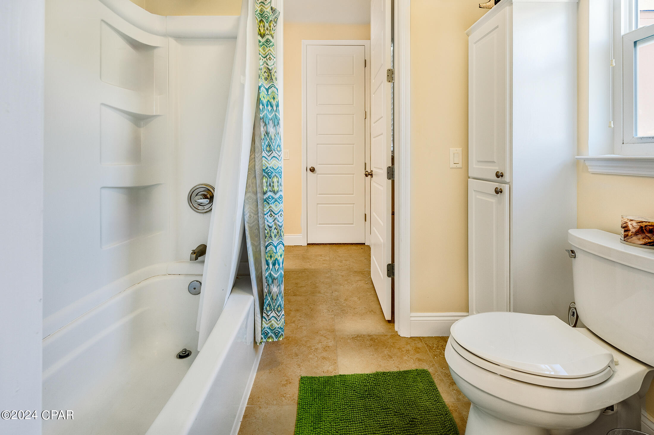 Image 34 For 300 Coconut Grove Court