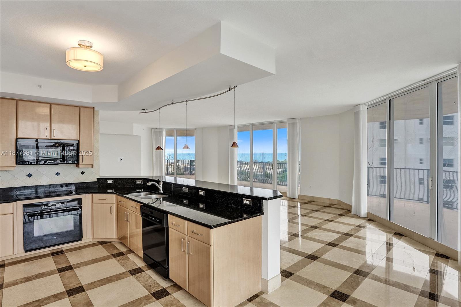 100 Birch Rd Unit 906 B, Fort Lauderdale, Florida 33316