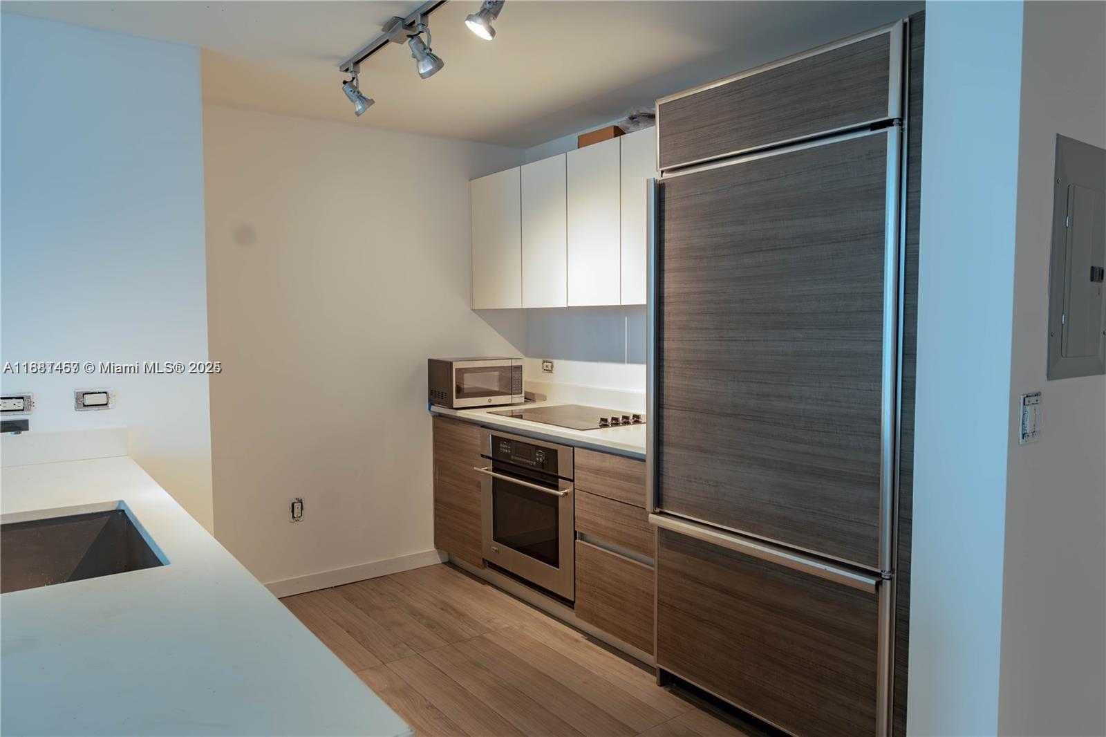 Property photo # 9