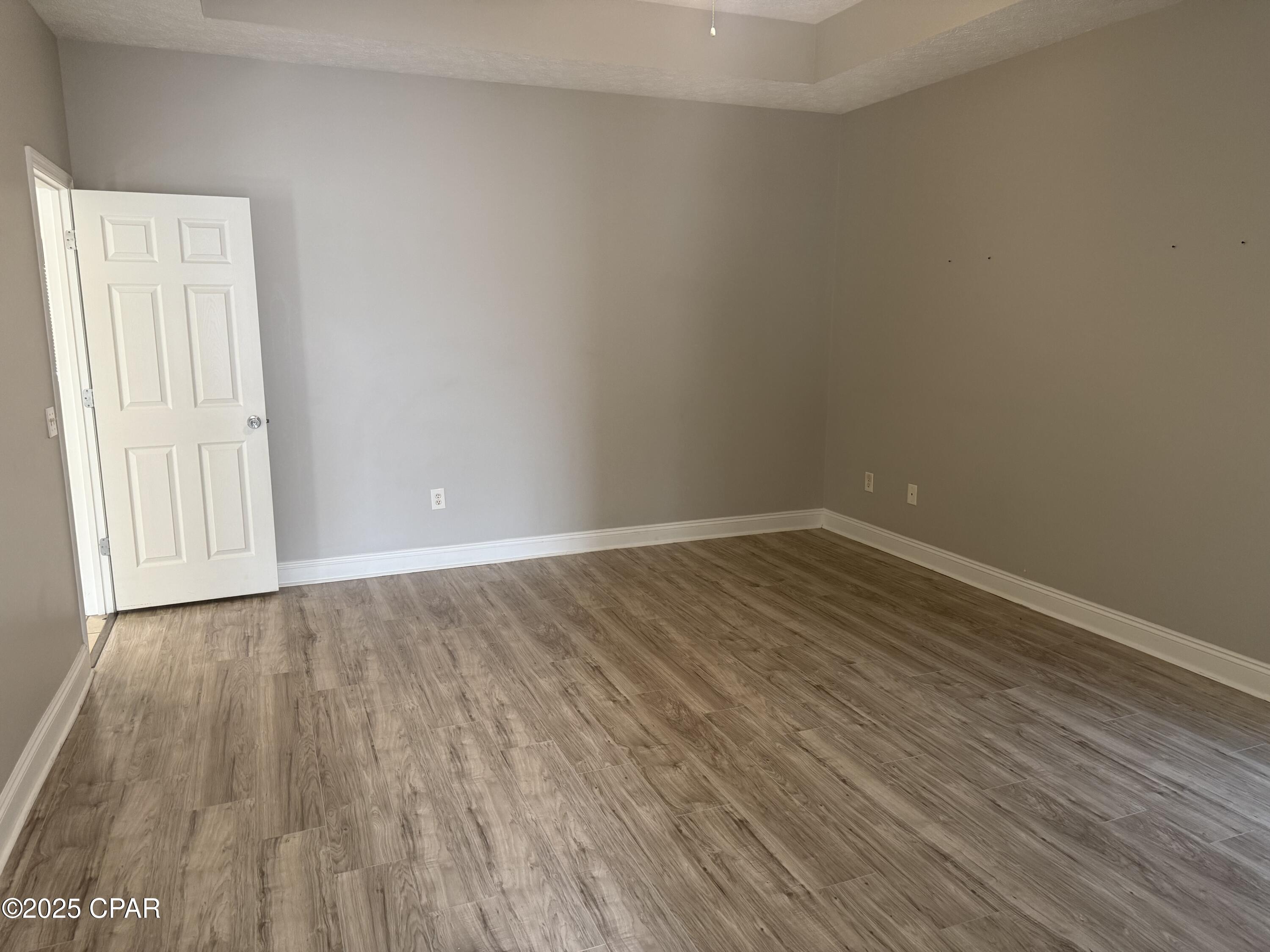 Uq4ds8b5lekk5jnleknxiiymmzv_dwb_xu1rthct3ca