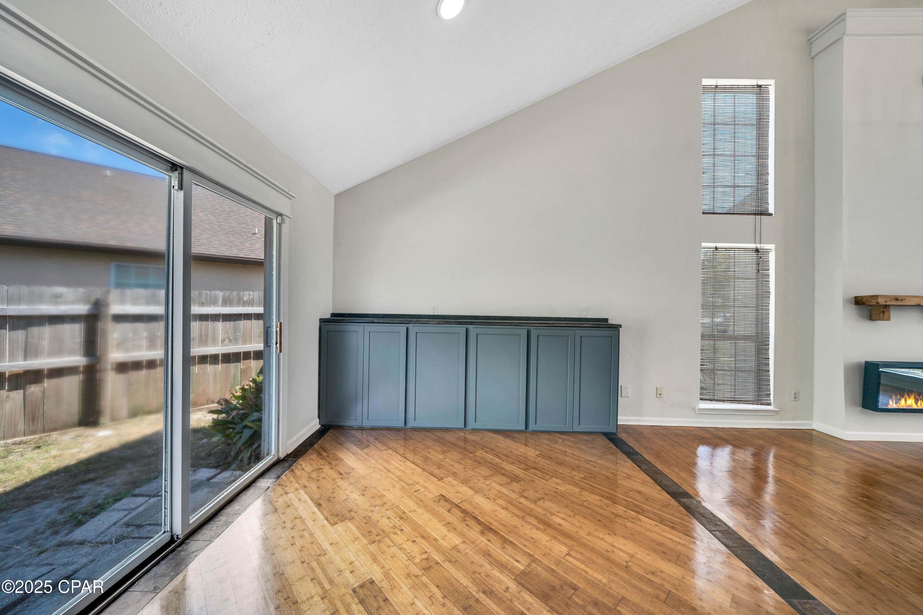 Image 10 For 333 Brady Way