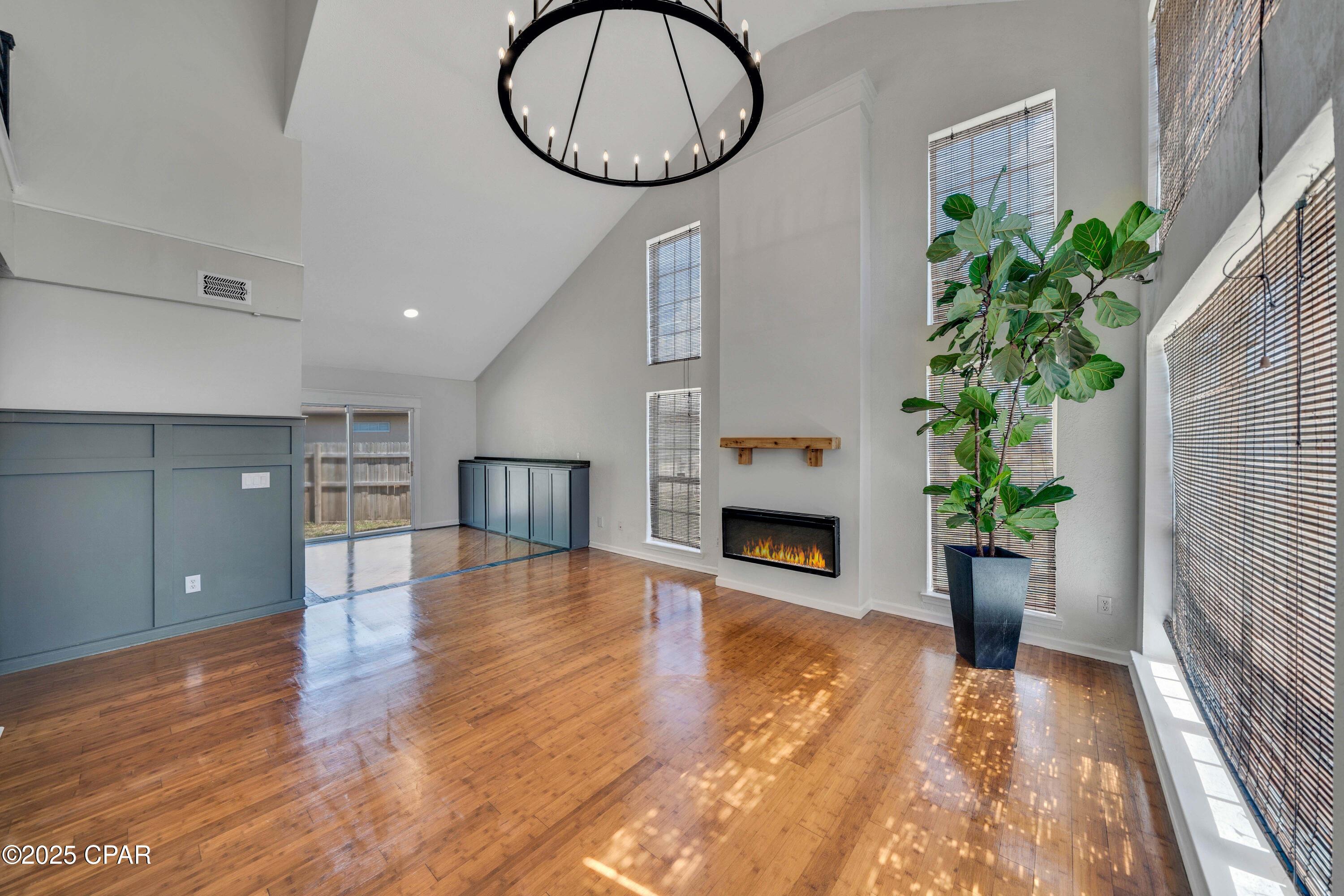 Image 4 For 333 Brady Way